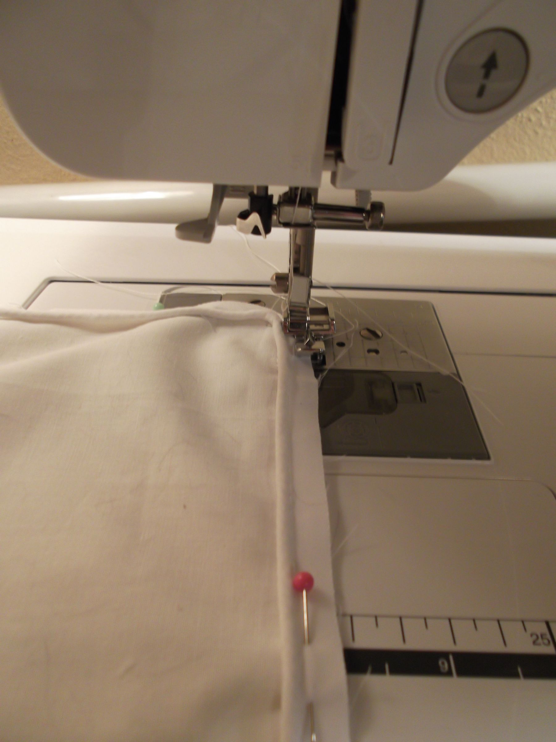 How to Sew a Peplum Style Table Cloth 6 Steps (with Pictures