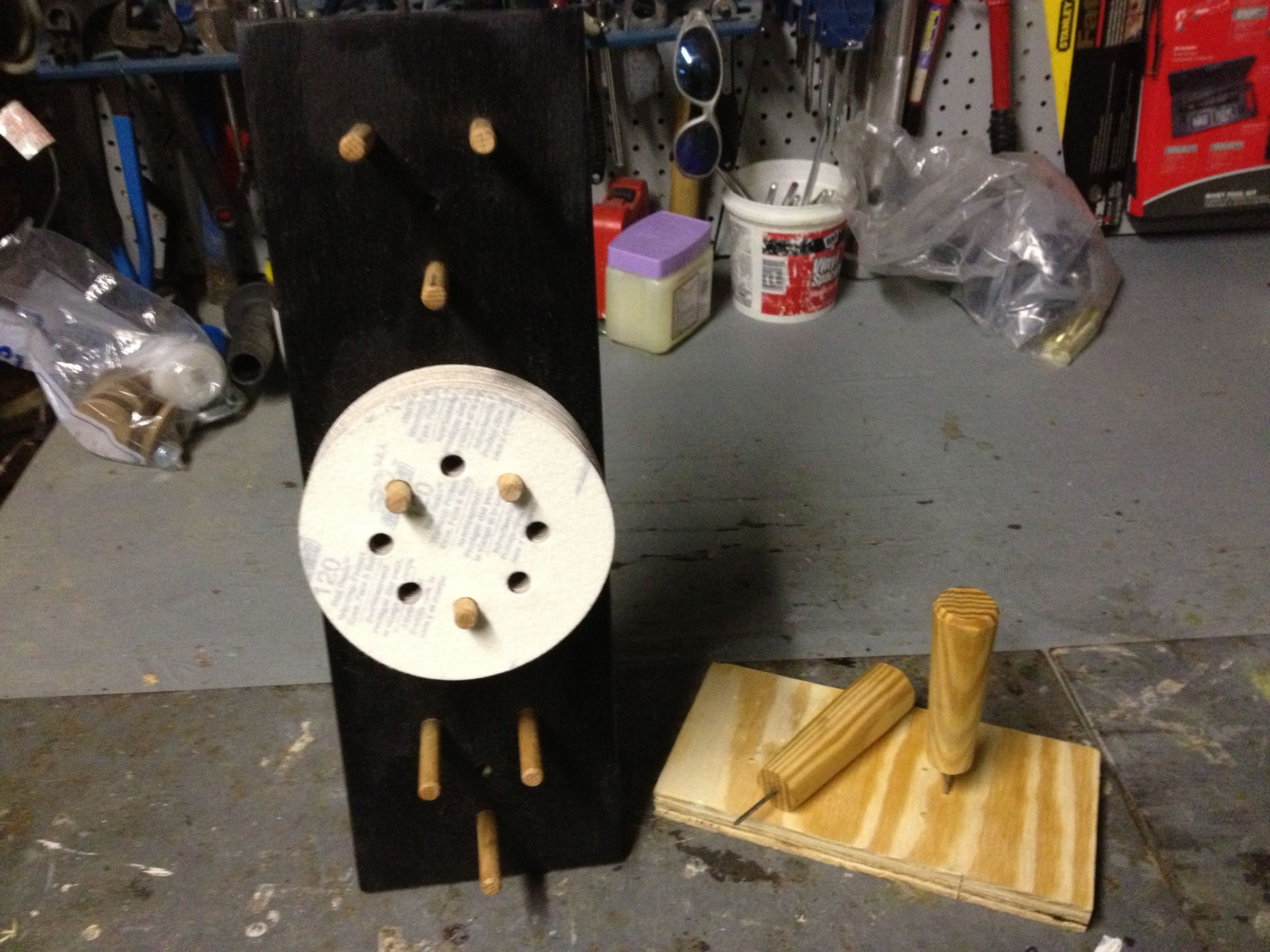 Orbital Sandpaper Caddy With Self-Alignment