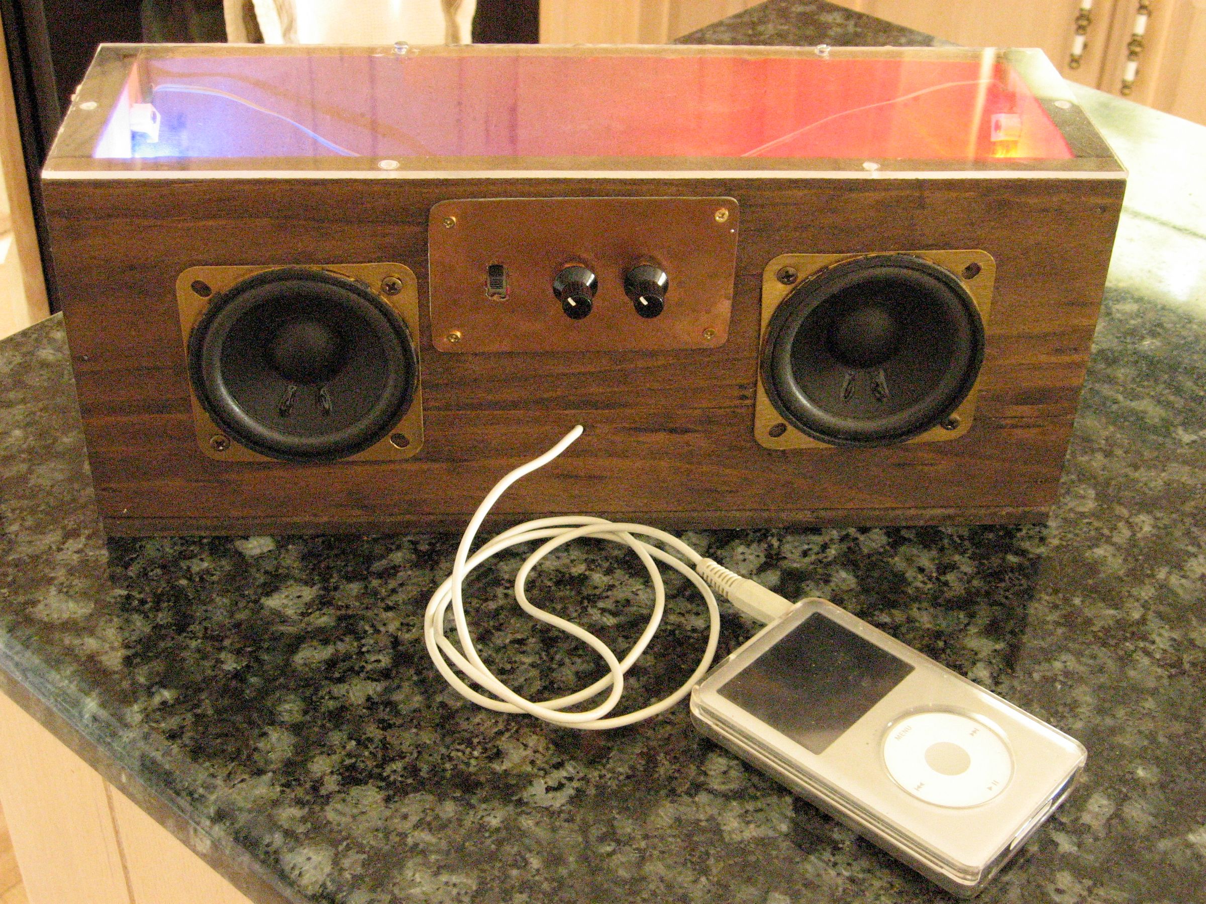Vintage IPod Speakers (with LEDs!)