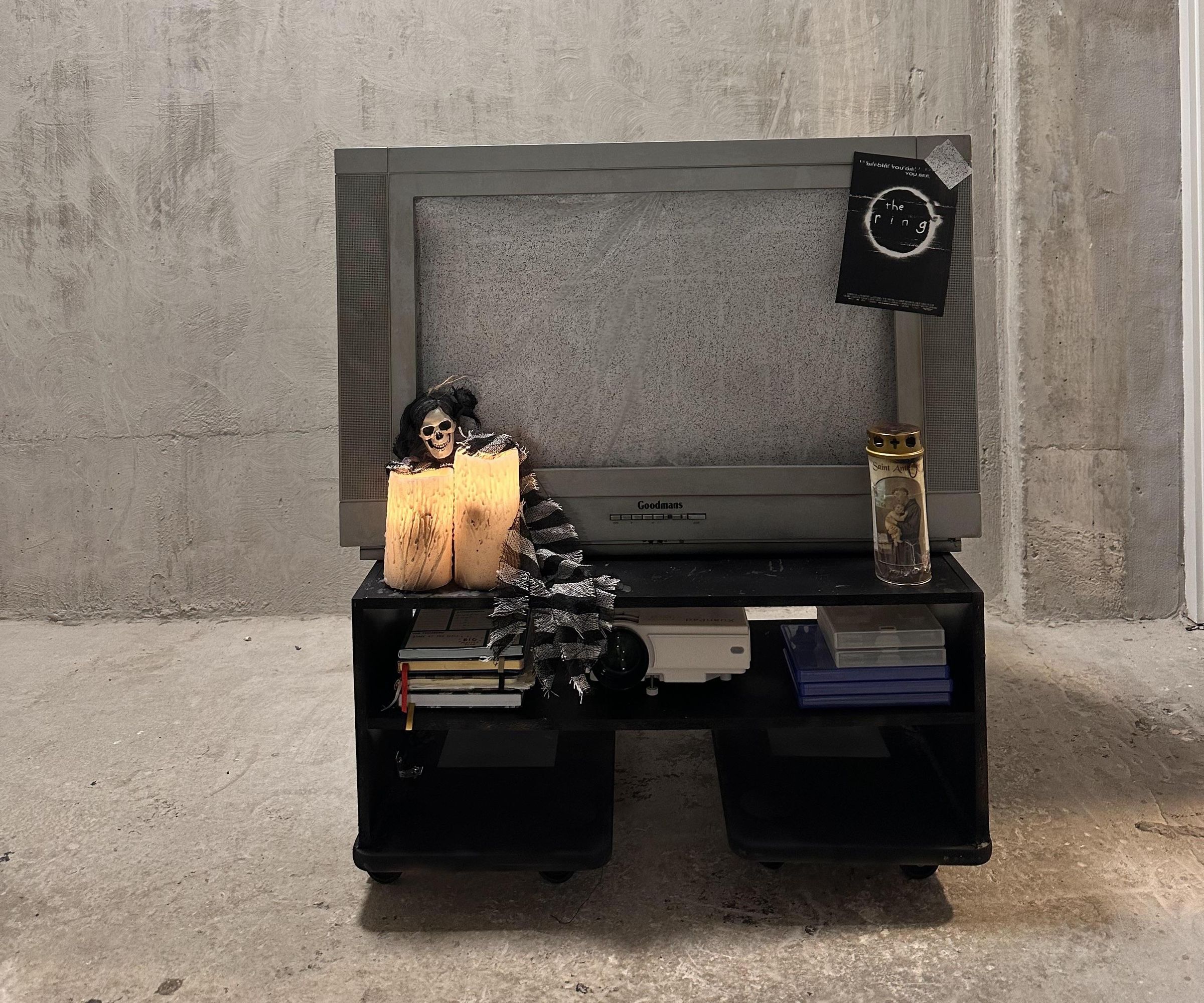 "The Ring" Inspired TV Halloween Prop/Costume - Using a Real Retro TV!
