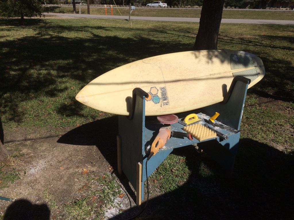 25 SURFBOARD SHAPING RACK