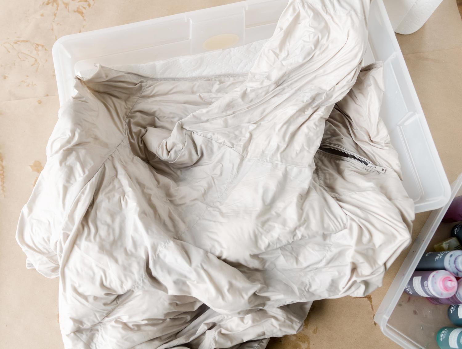 Easy TieDye Puffer Jacket Anyone Can DIY 4 Steps Instructables