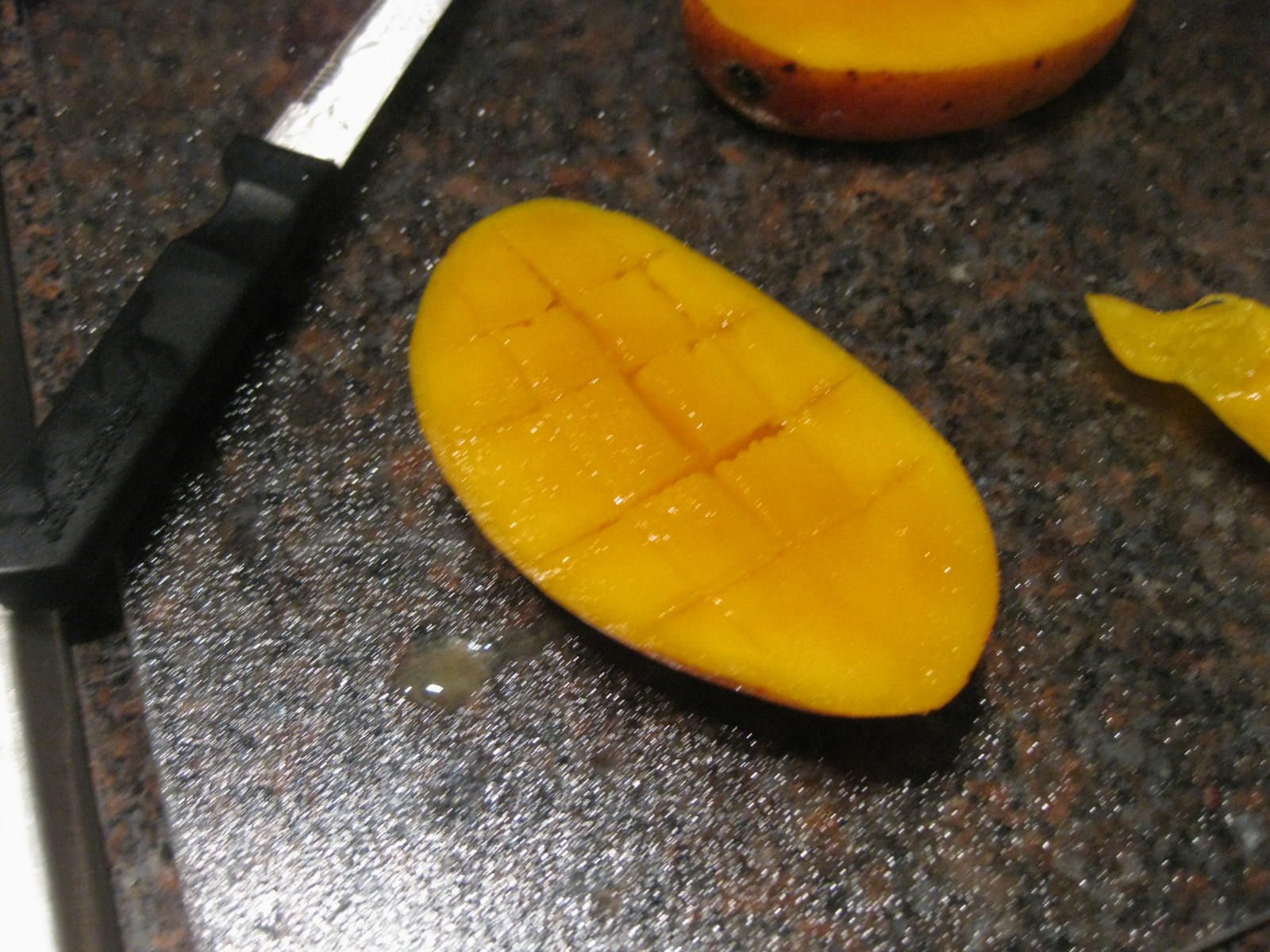 How to Cut a Mango Decoratively - Instructables
