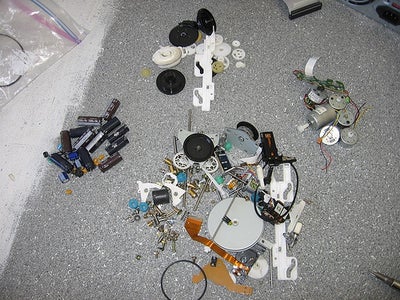 Junkbot Safari: Motors, Gears, Capacitors and Gravy