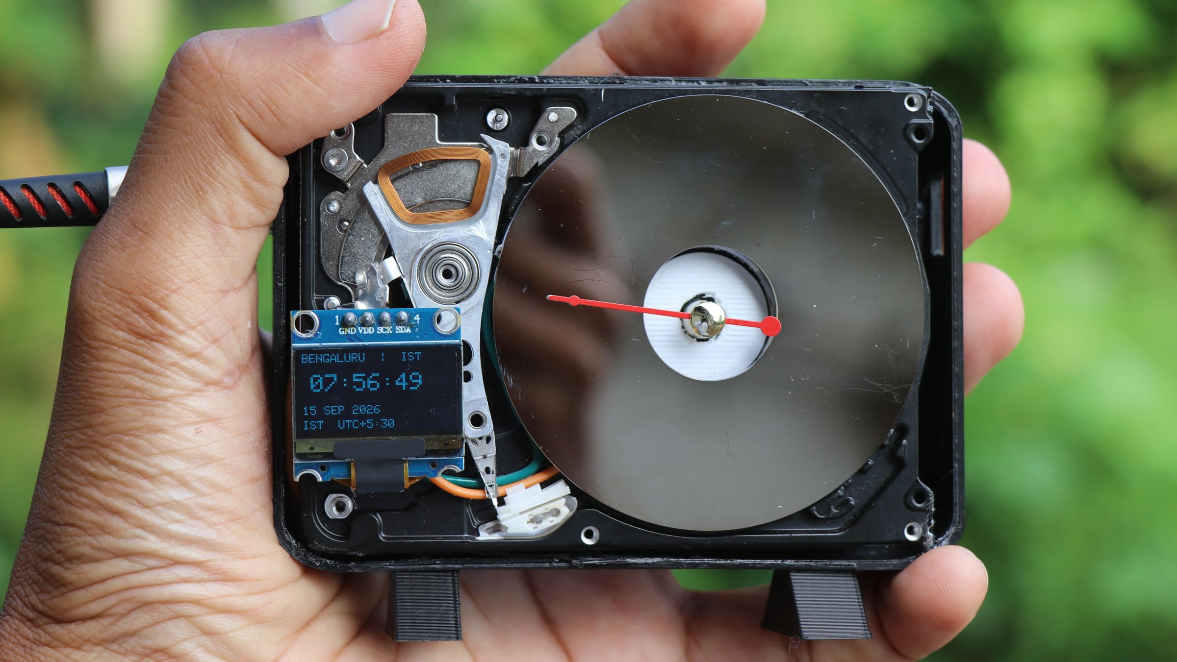 ขั้นตอนถอด Hard Drive สำหรับทำ Smart Weather Clock