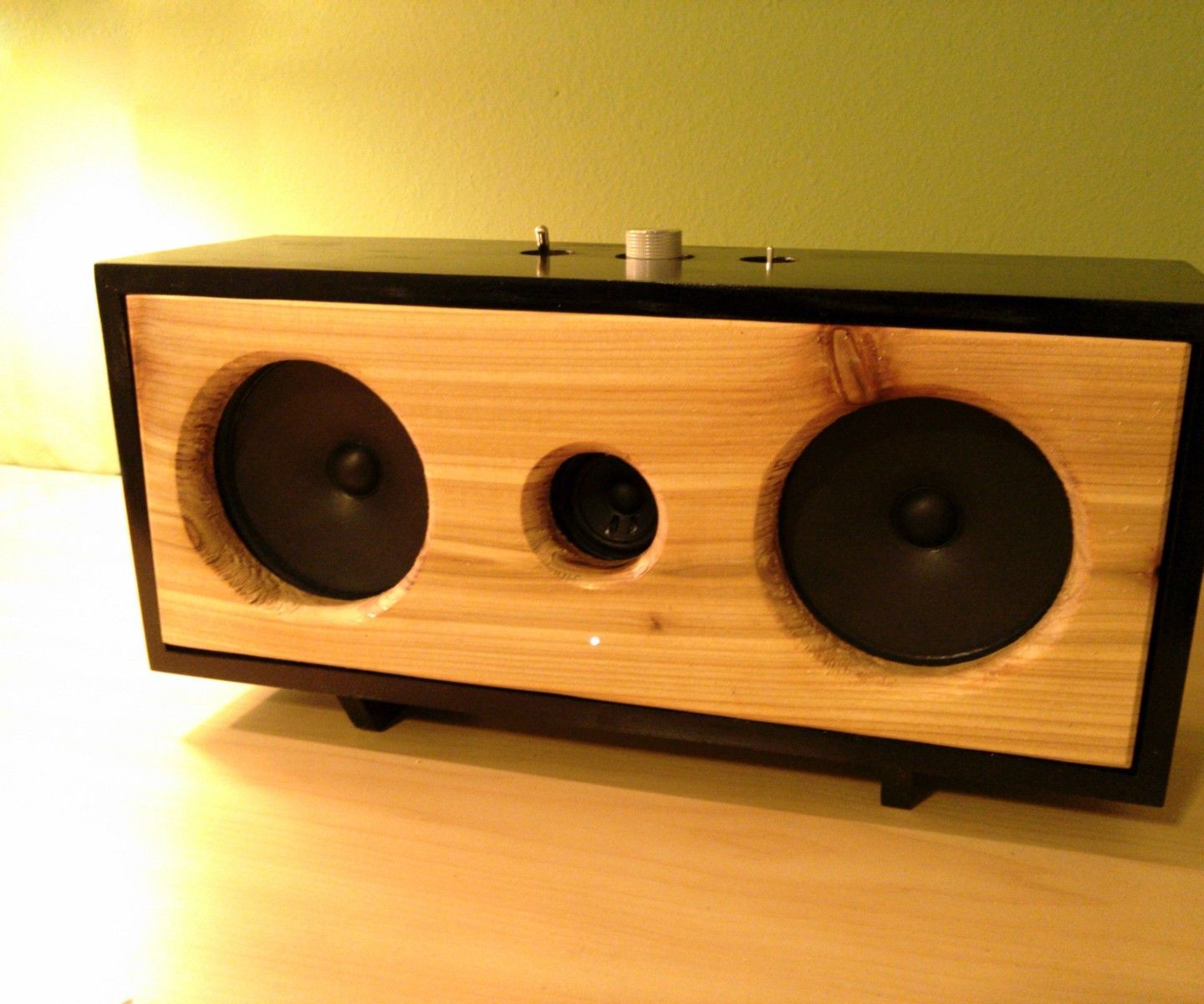 DIY BLUETOOTH SPEAKER( 5 Steps)