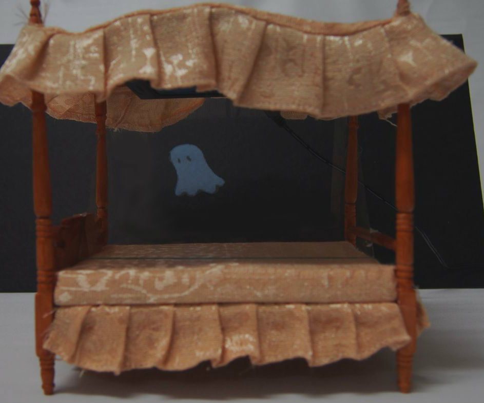 Haunted Dolls House Bed