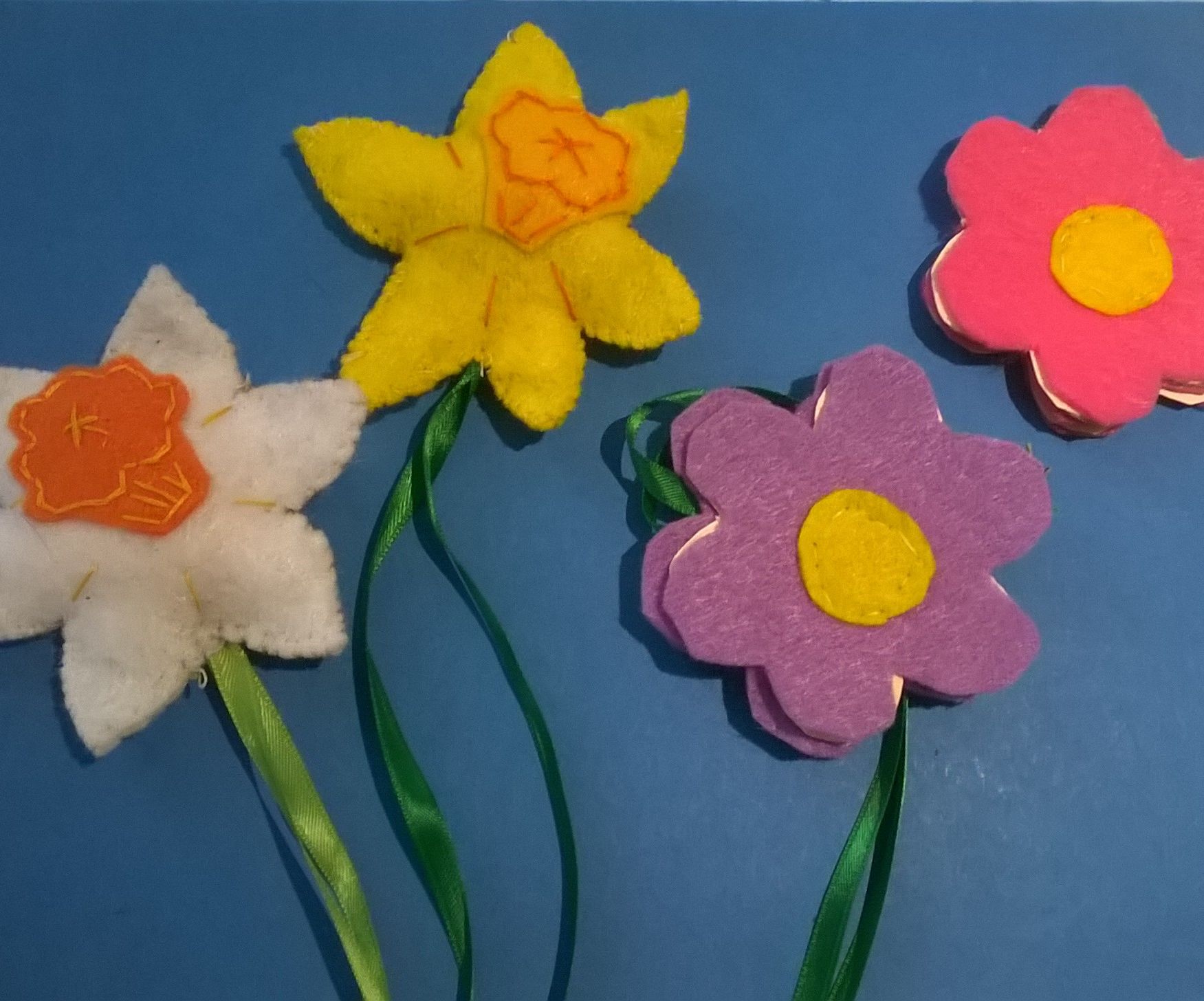 Flower Shaped Cat Toys - Two Kinds!