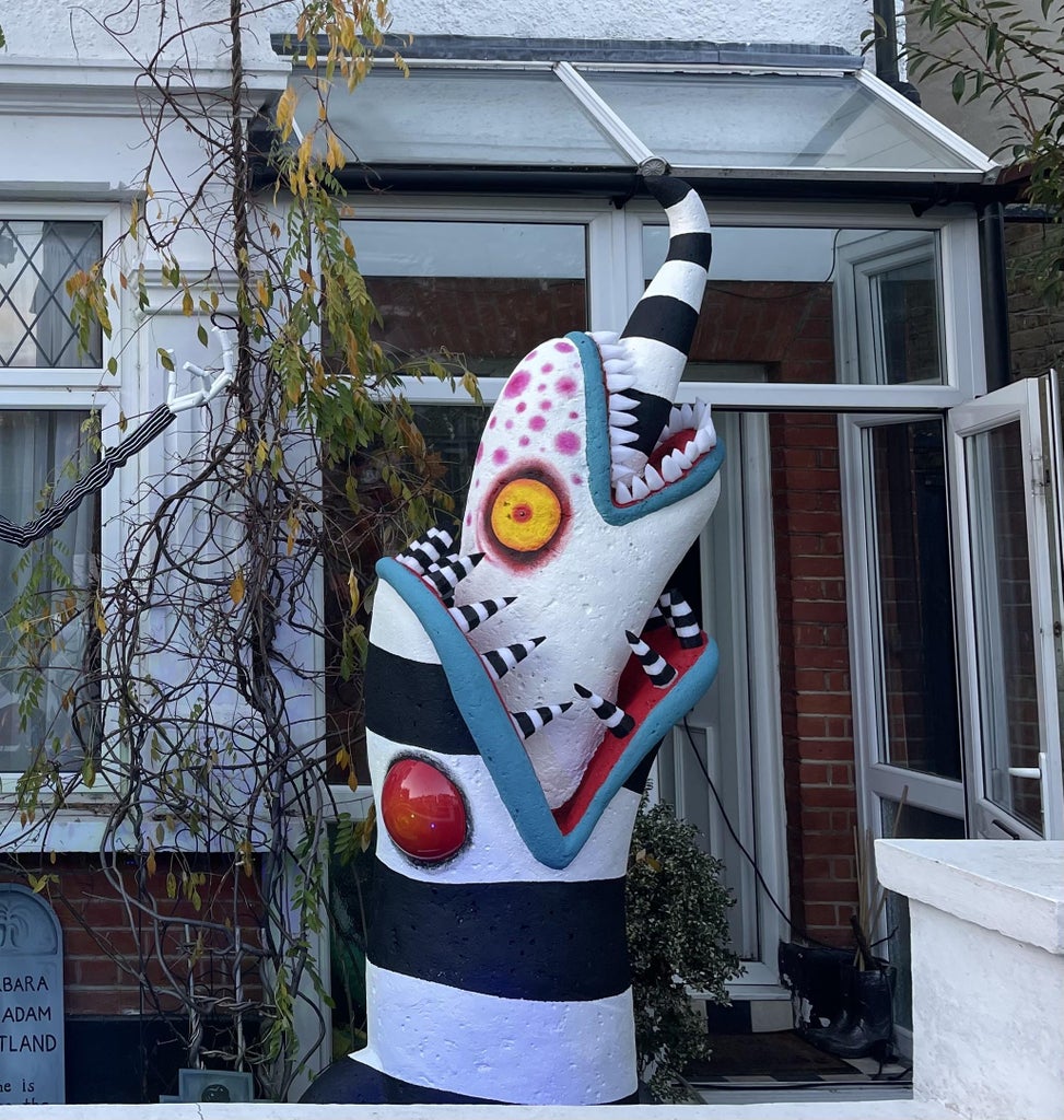 Beetlejuice Sandworm : 11 Steps (with Pictures) - Instructables