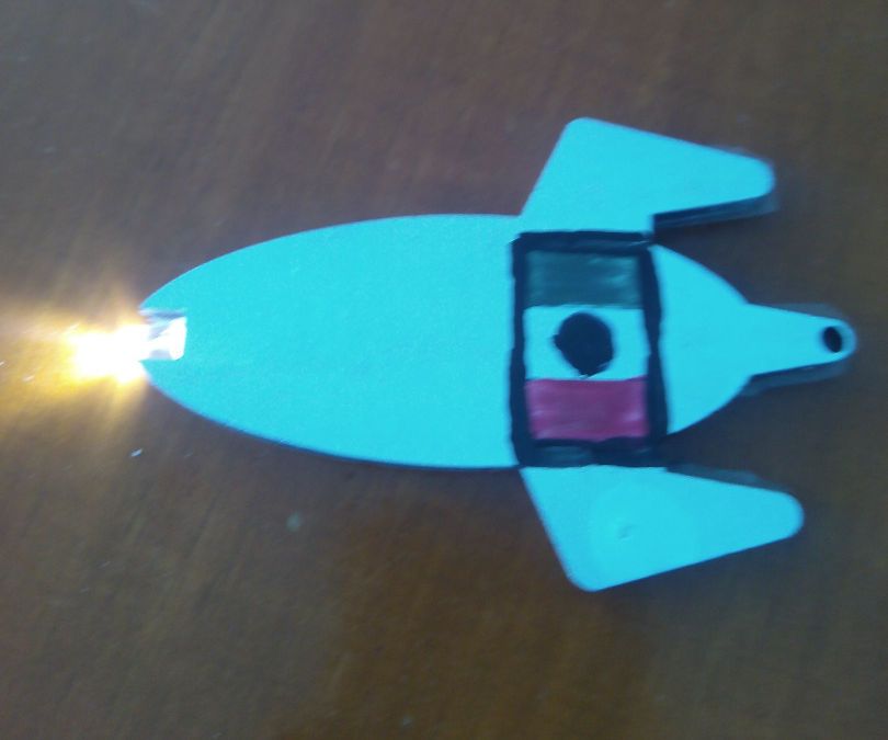 LAMPARA FORMA DE COHETE