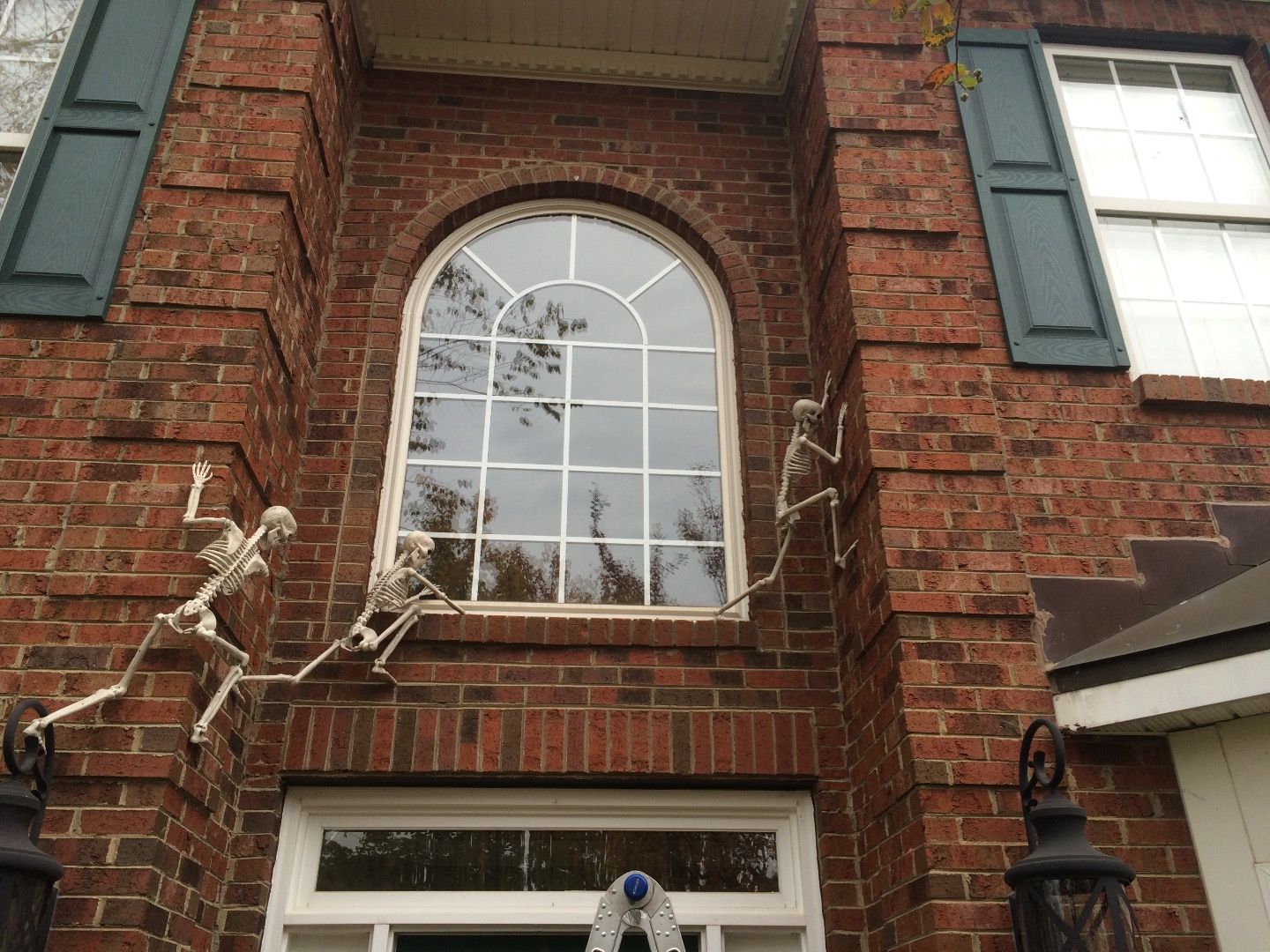 Skeletons Climbing Your House's Walls : 10 Steps (with Pictures ...