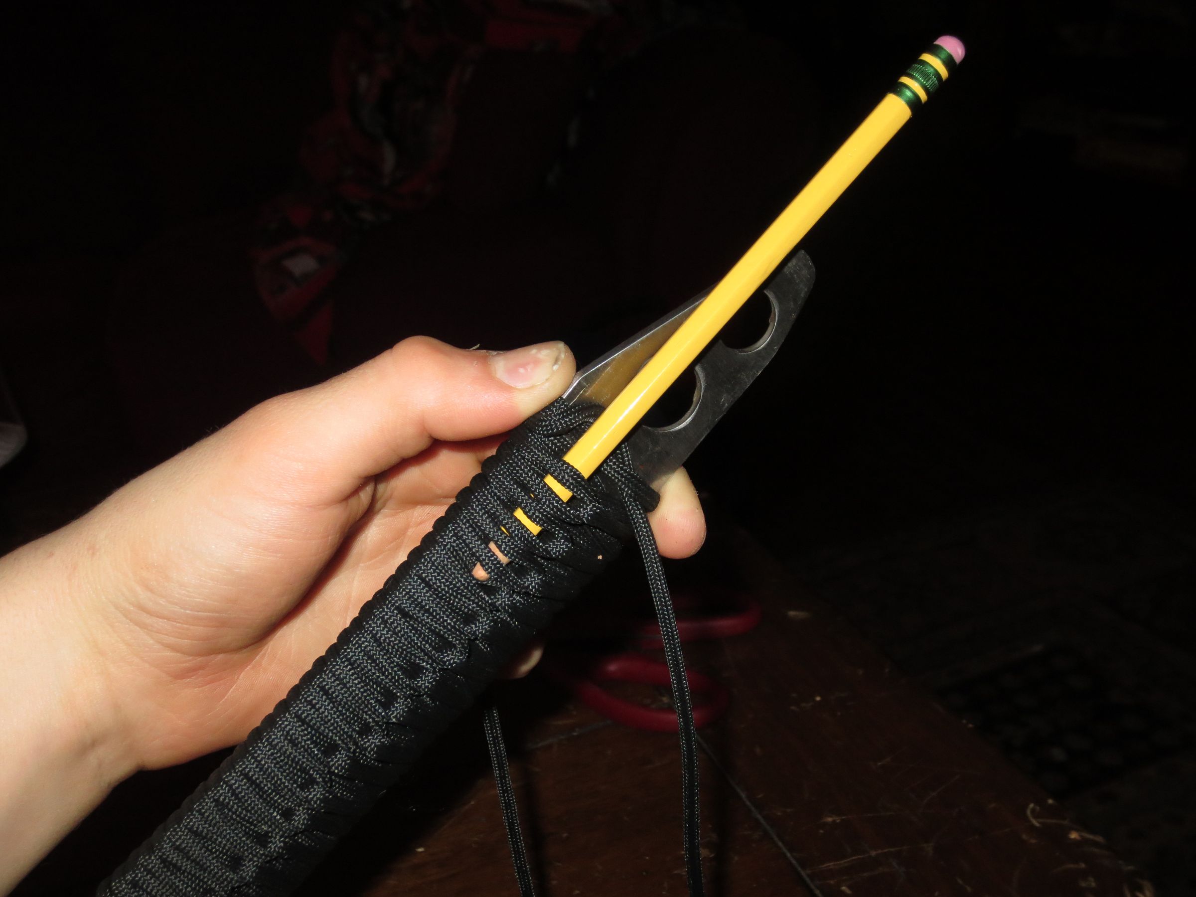 Paracord Strider Knife/Tool Wrap : 10 Steps - Instructables