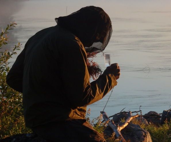 Start a Fire With a Magnifying Glass Using Natural Tinder