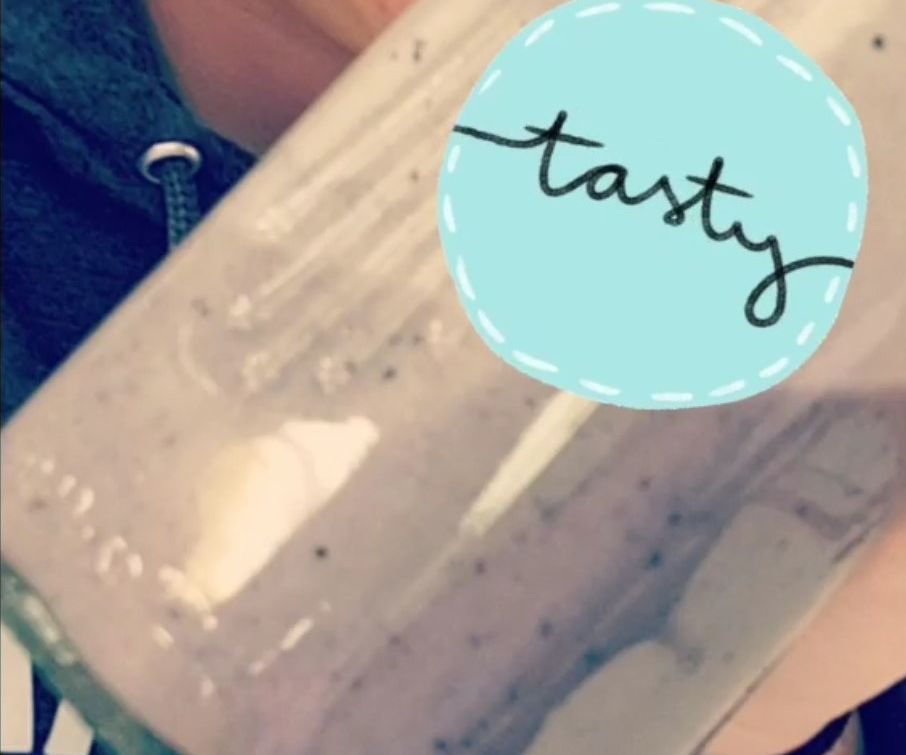 How to Make a Berry Crunch Smoothie