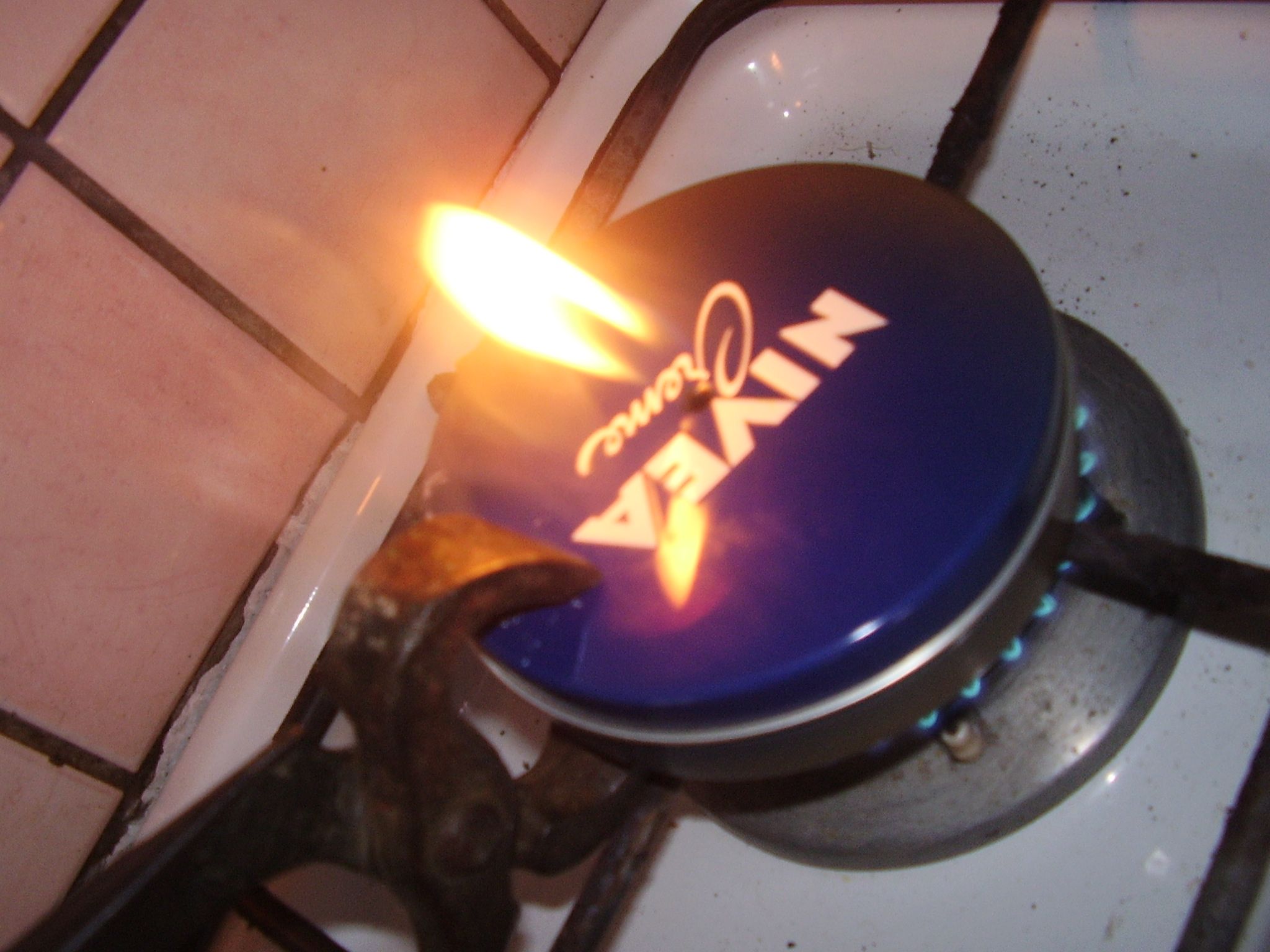 How to Make Charcoal Carbon and Flammable Gas?