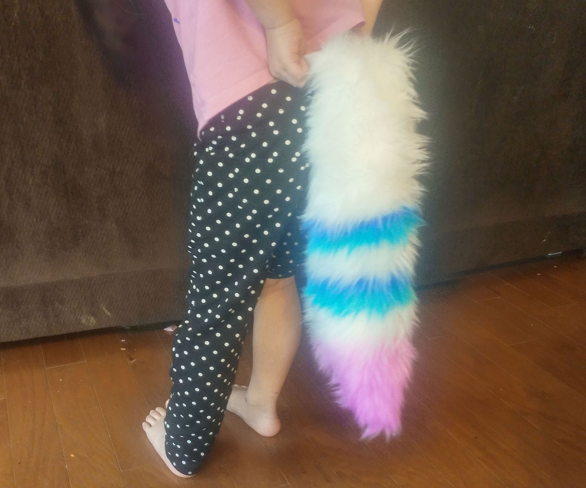 Deluxe Fluffy Tail for Cosplay (No Sew No Yarn)