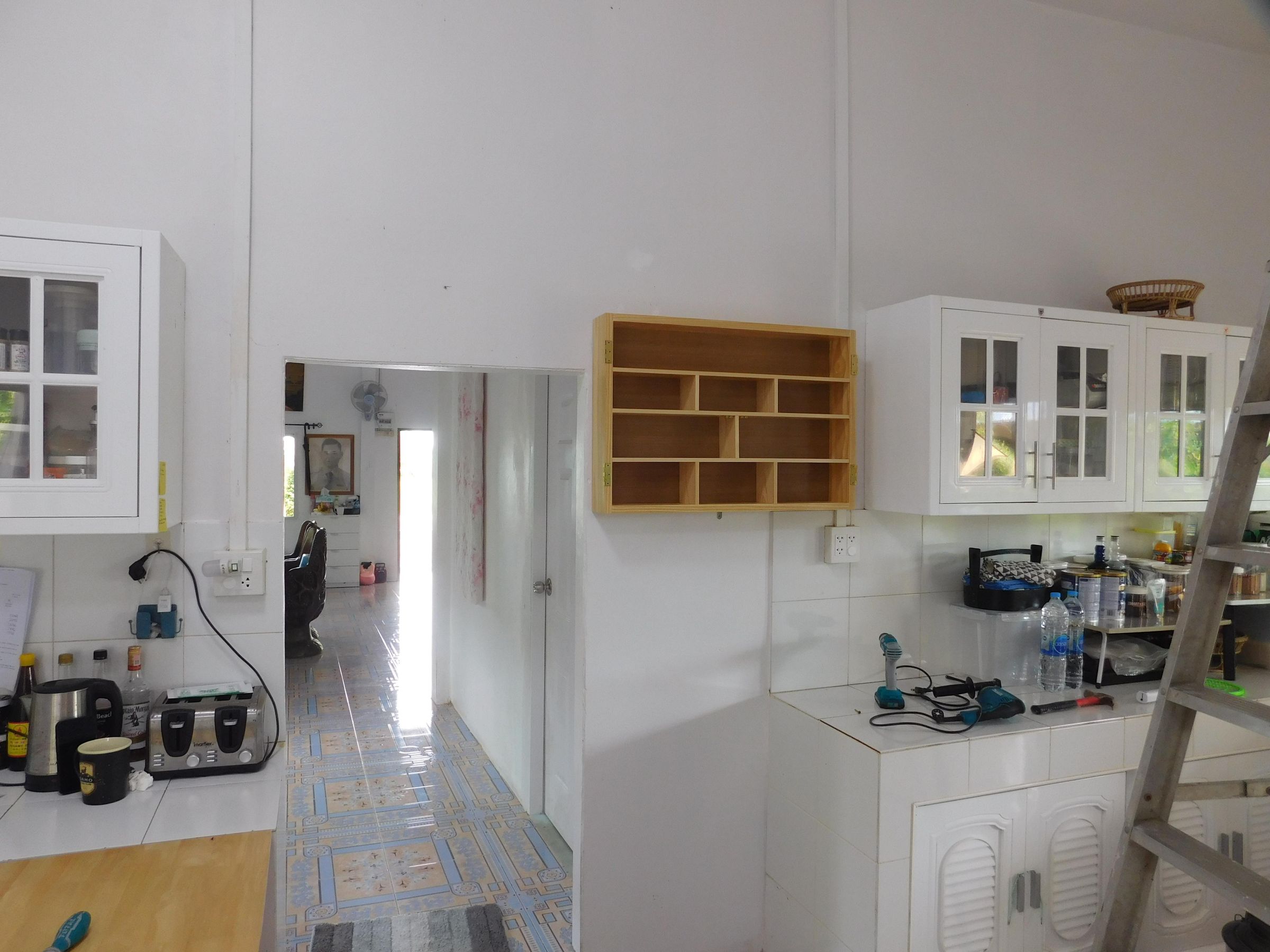 Hanging the Cabinet