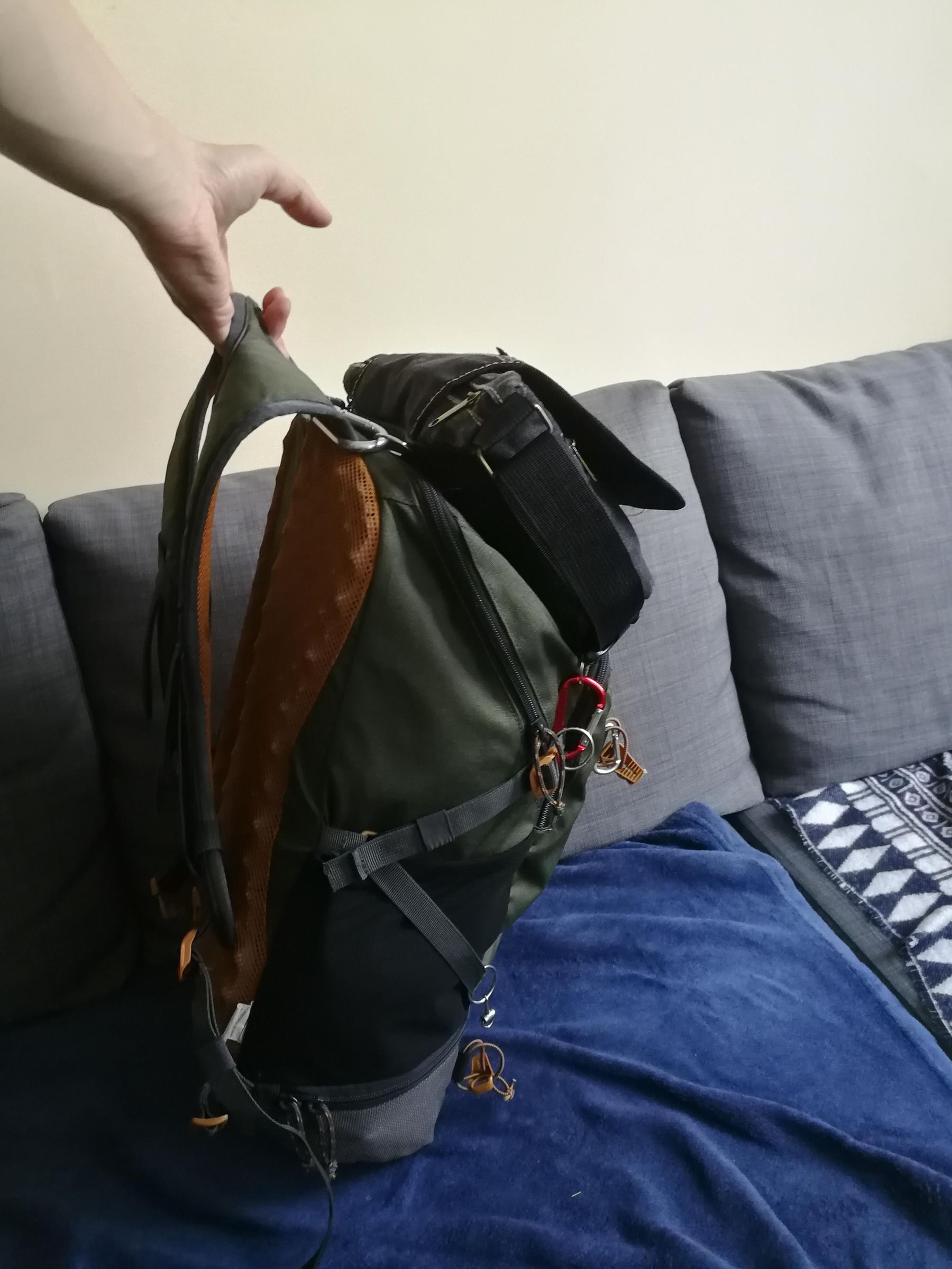 Backpack Attachable Shoulder Bag : 6 Steps - Instructables