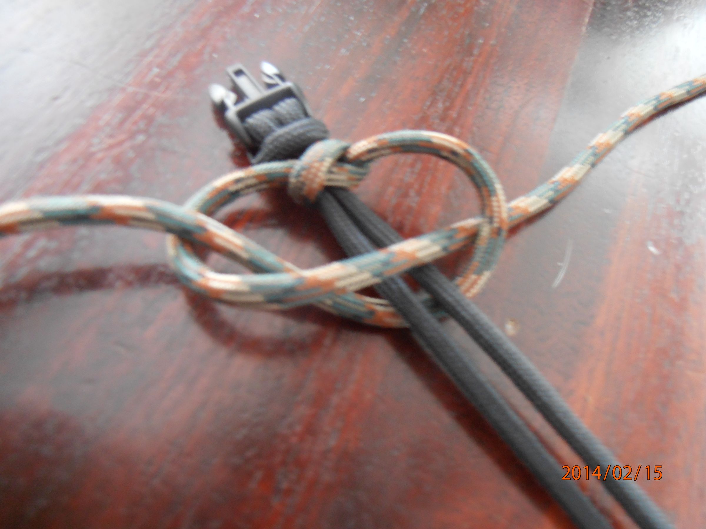 Two Color Paracord Bracelet 6 Steps Instructables