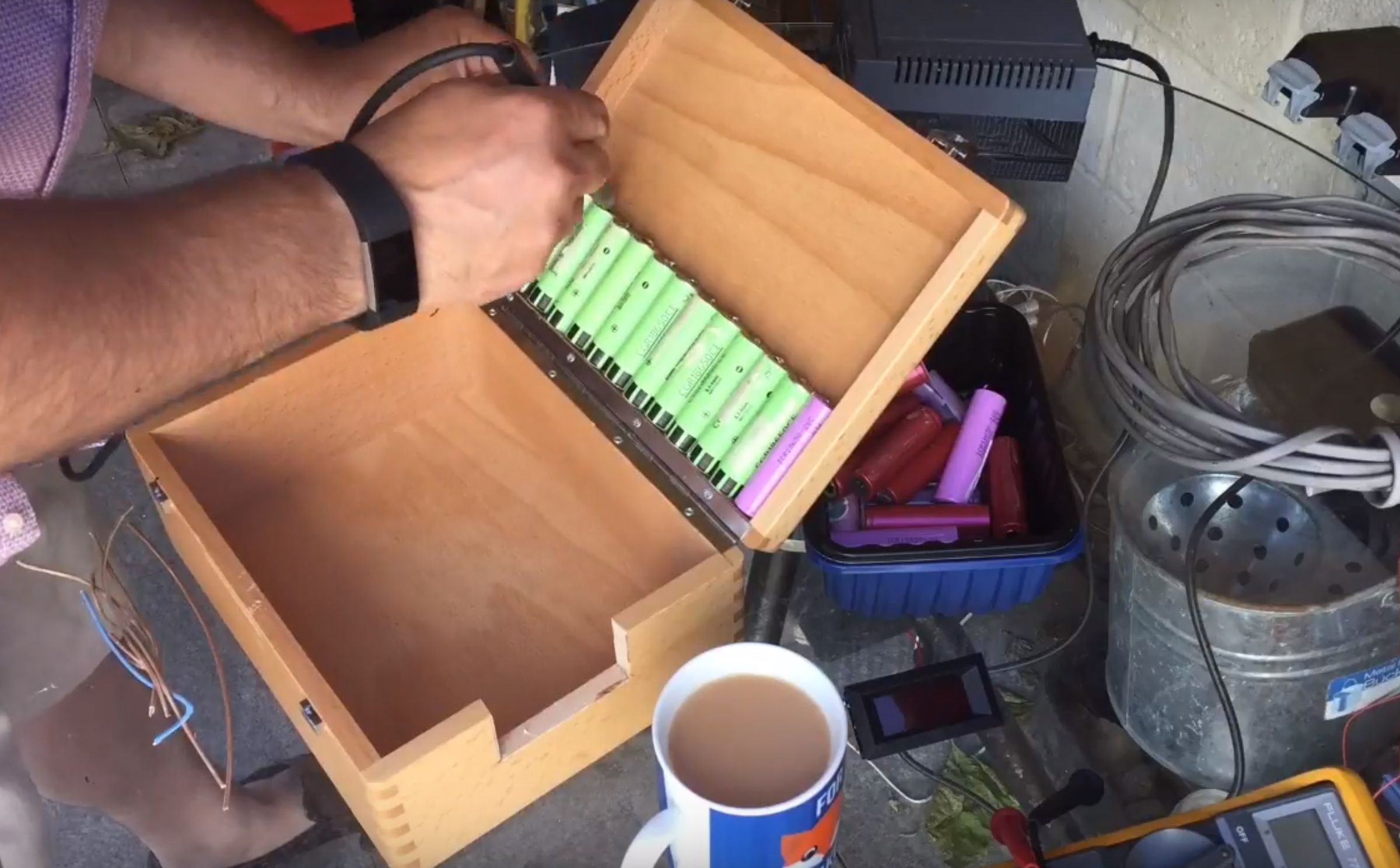 Recycle Laptop Batteries 12V Power Wall/Box! 回收筆電電池 12V電源牆/盒！ 5