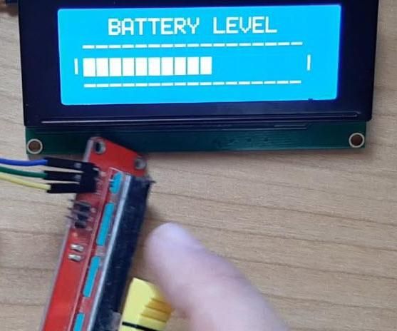 Simple LCD Battery Level Indicator 20x4 I2C