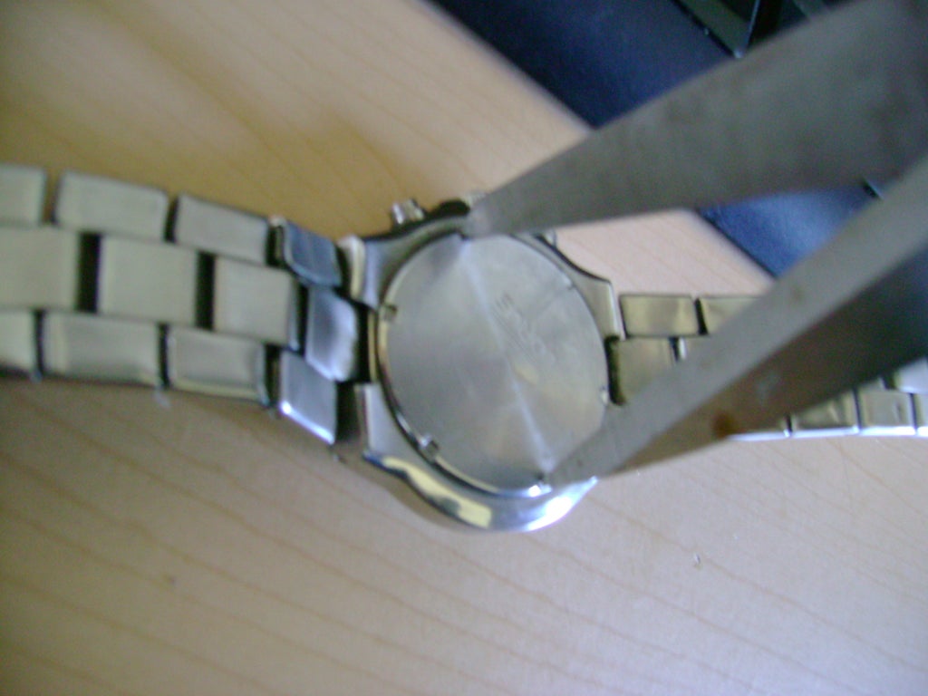 Change a Watch Battery Without Tools : 3 Steps (with Pictures