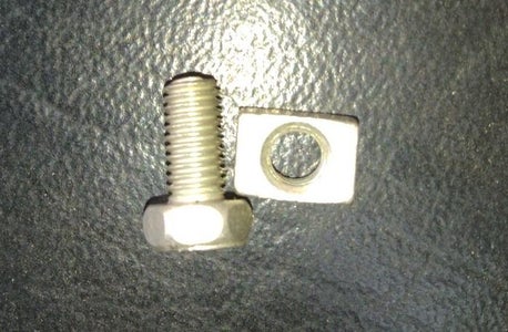 Inserting the Battery