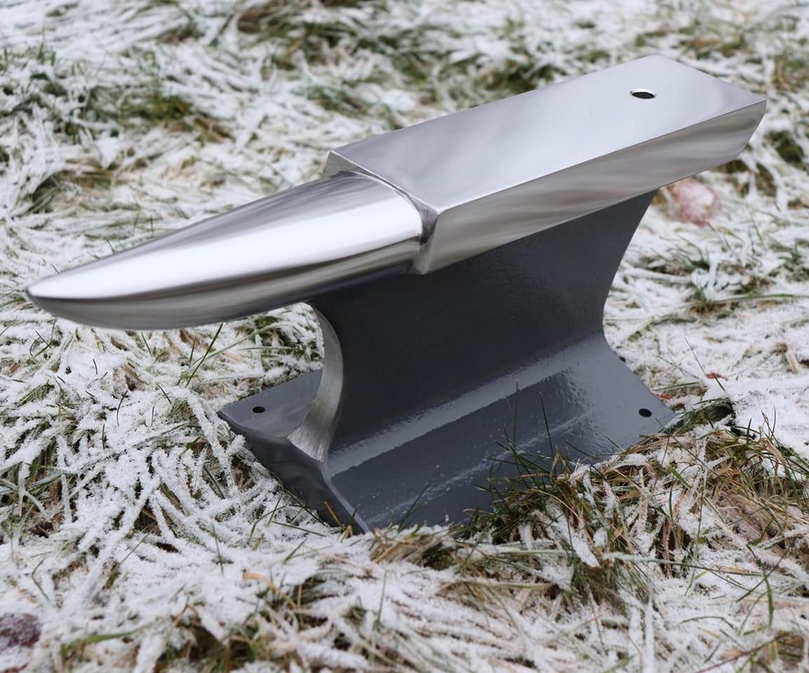 Making Aso / Railroad Track Anvil Using Angle Grinders.