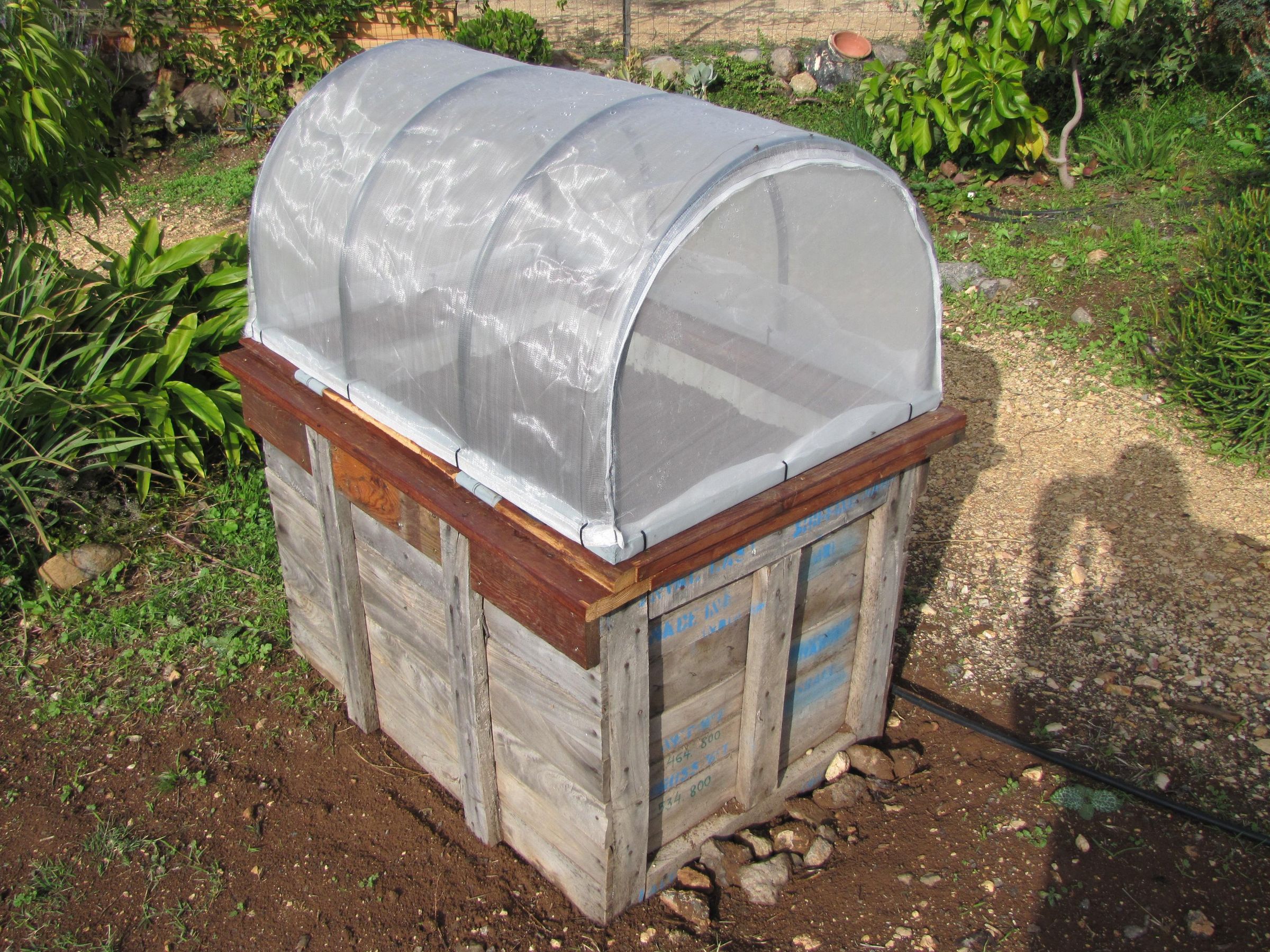 How to Build a Raised Bed Garden With Hinged Cover (Recycled Materials