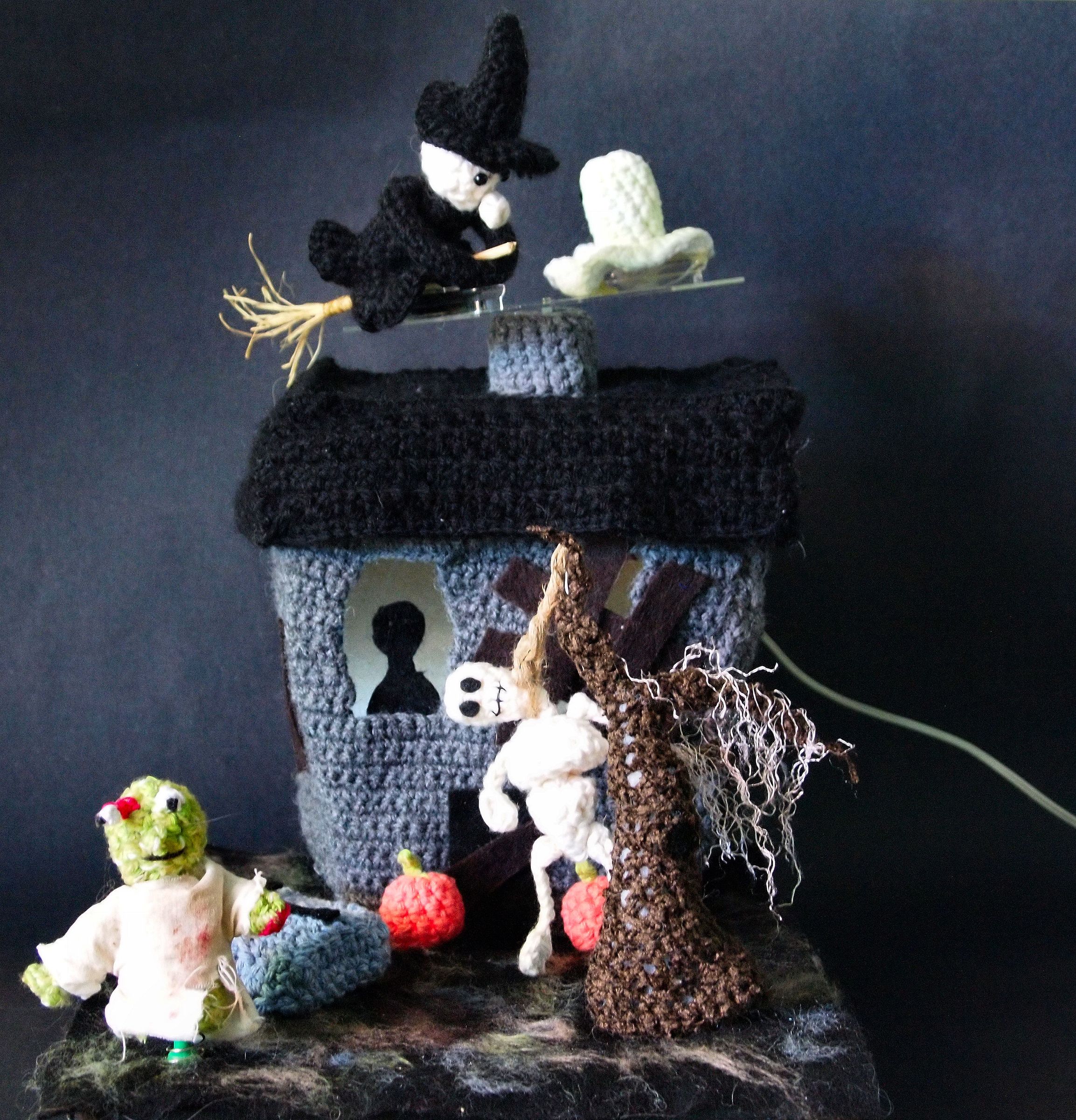 Crochet Haunted House