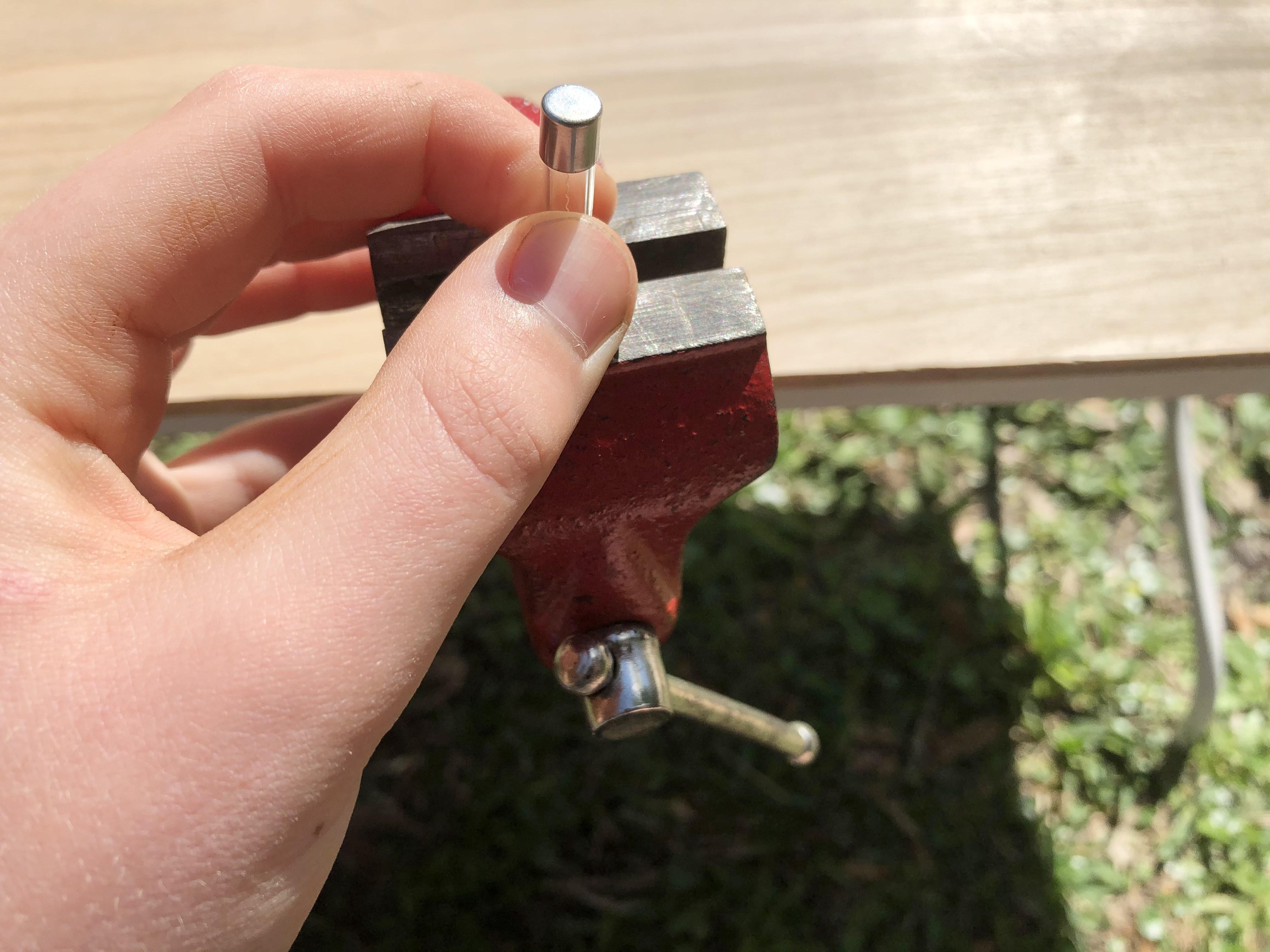 Junkyard Jewelry the Fuse Pendant 8 Steps (with Pictures