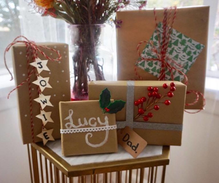 How to Wrap Your Christmas Gifts + DIY Christmas Room Makeover