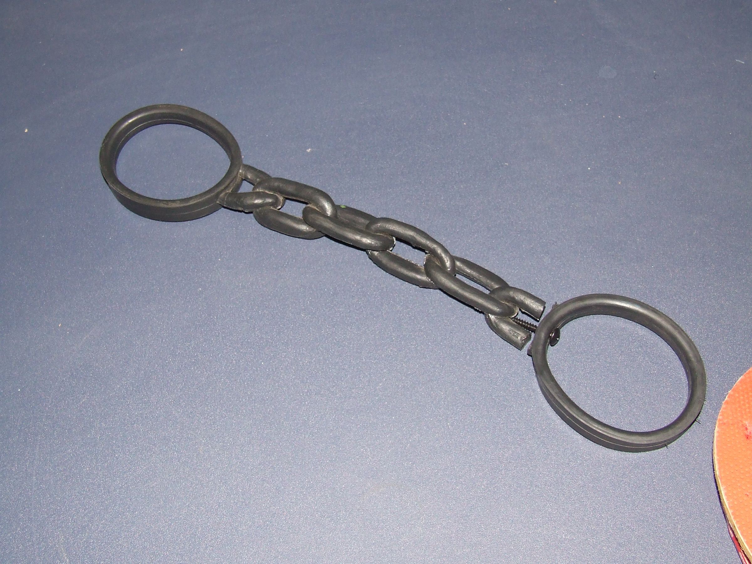 Hang-up Guitar Stand From Rubber Handcuffs