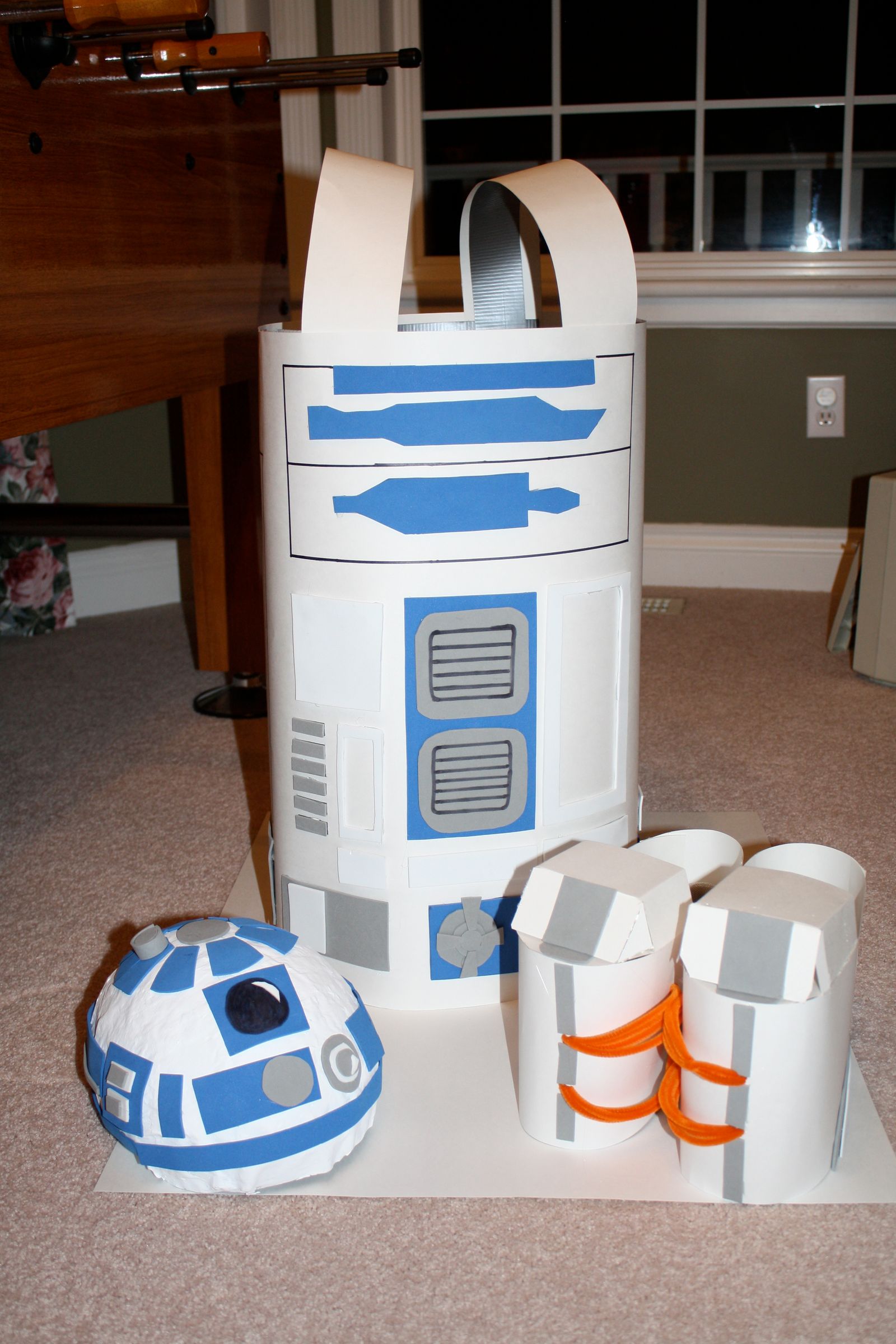 How to Make a R2D2 Costume for $10!