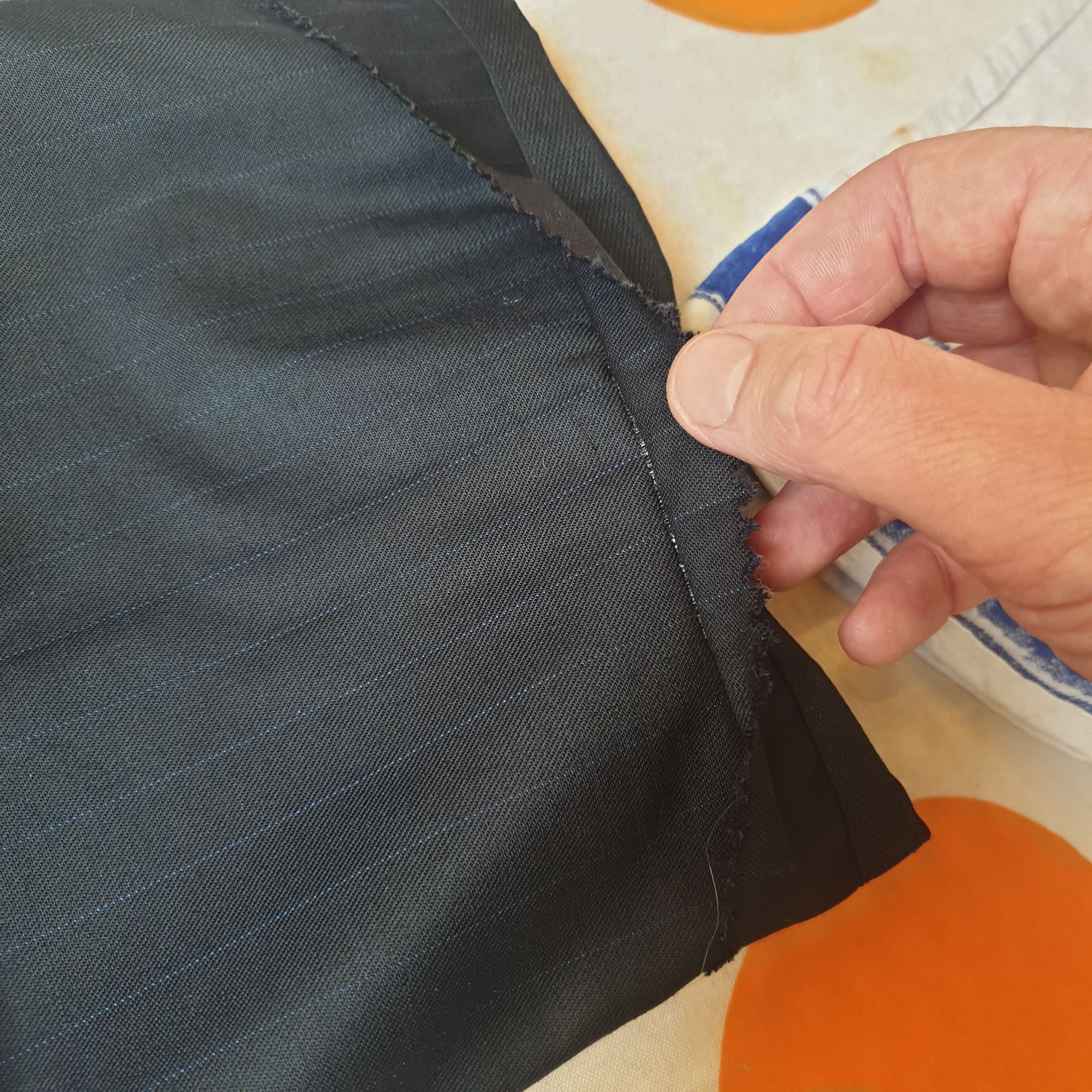 How to Use Hemming Tape (Wonderweb/Wundaweb) on Trousers 5 Steps