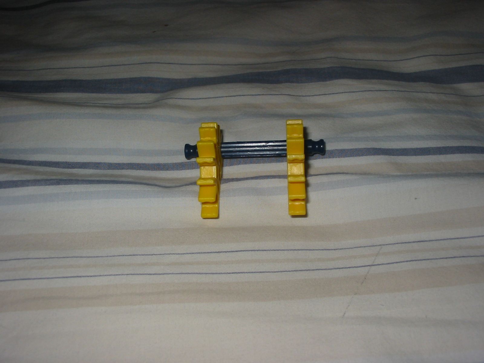 Almost Indestructible Rubber Band Powered K'nex Gun 6 Steps
