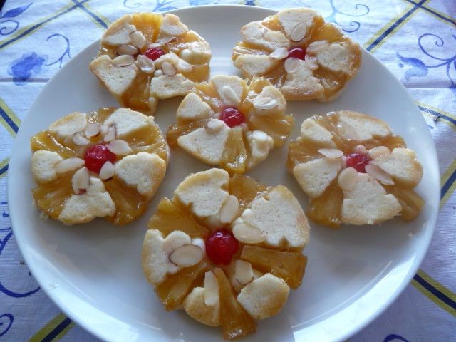 Pineapple-Almond Upside Down... Cookies!