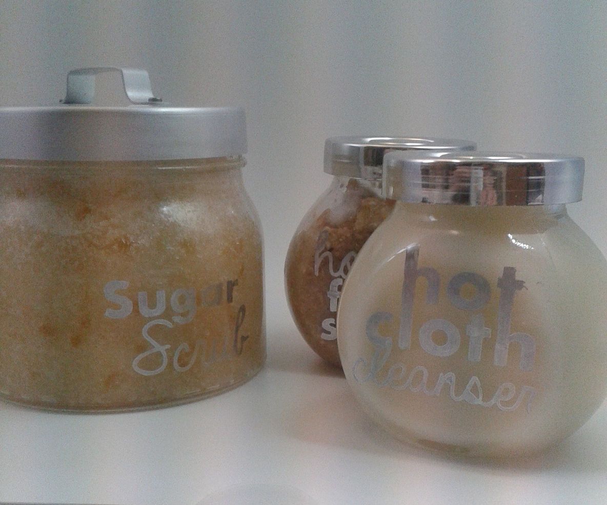 Decorated Jars With Silhouette