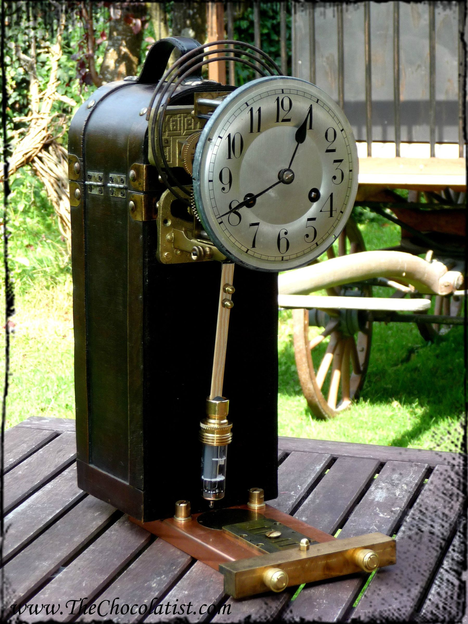 The Steampunk Pendulum Clock of the Airship Pirate