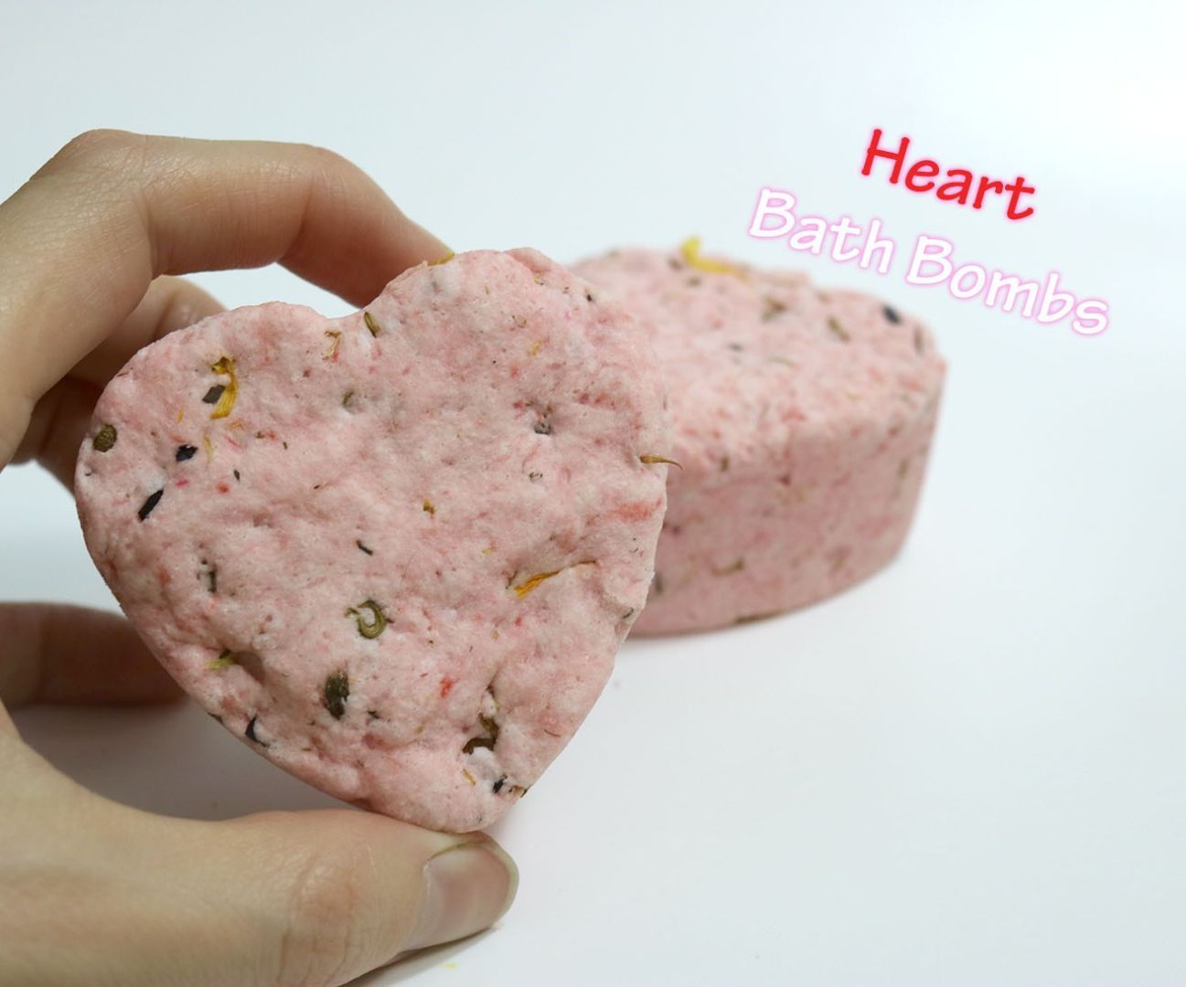 Tutorial: DIY Valentines Day Bath Bombs 