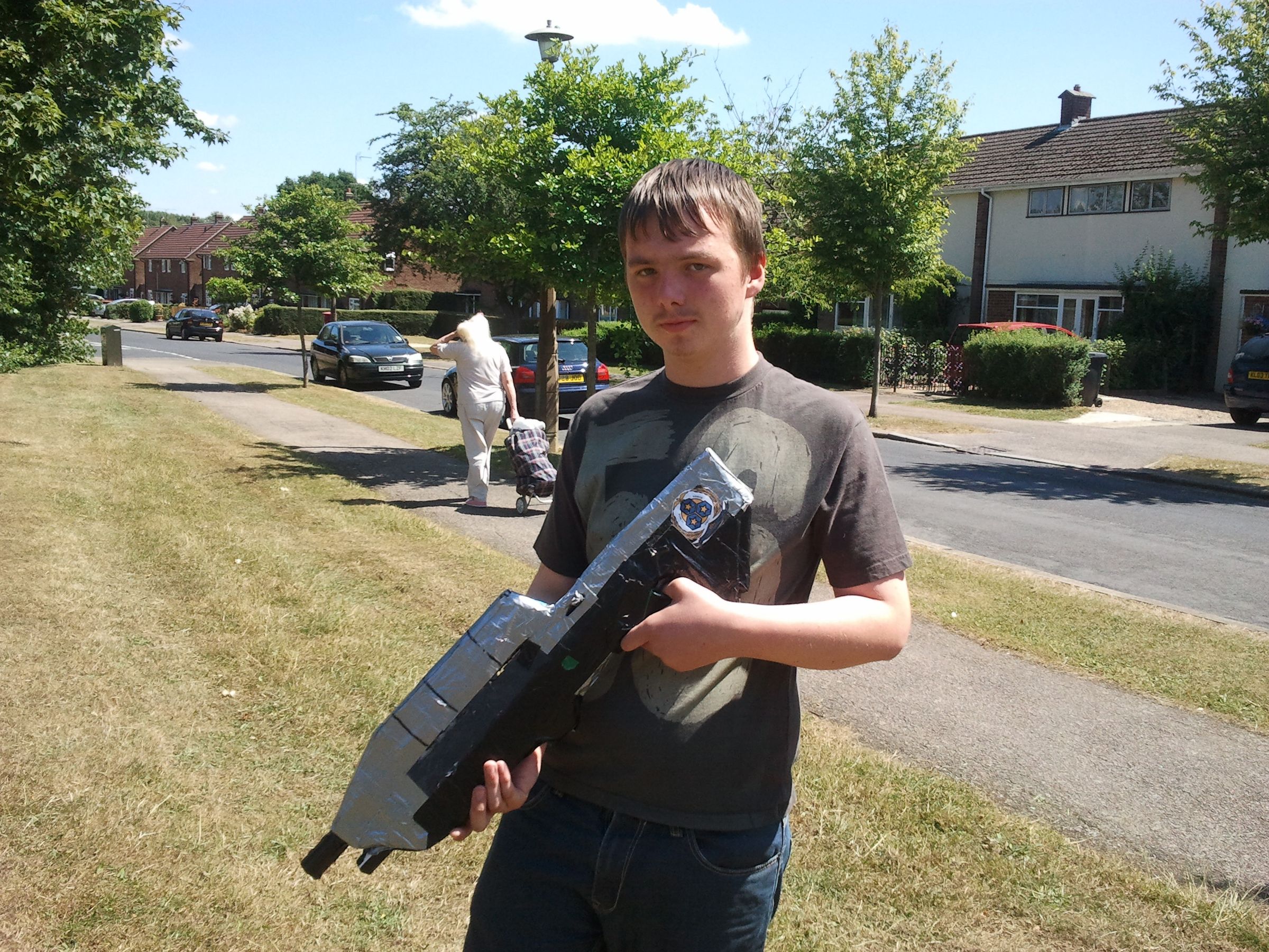 How to Build an MA5C Assault Rifle From Halo 3