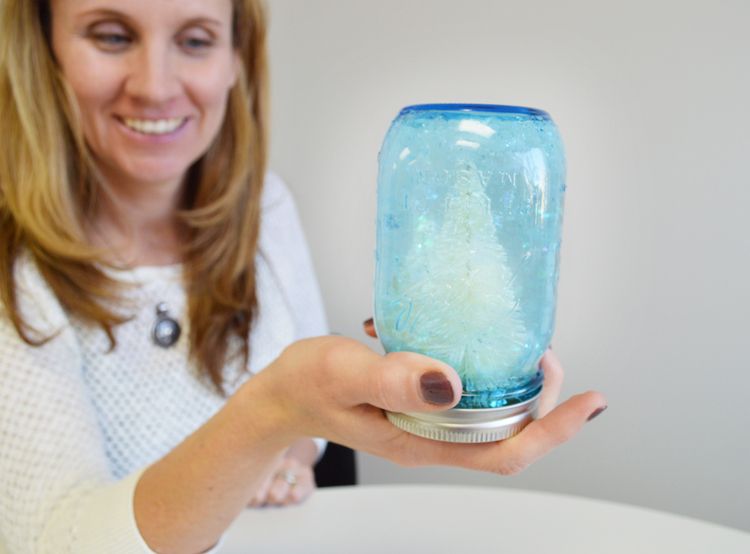 Holiday DIY: Mason Jar Snow Globe