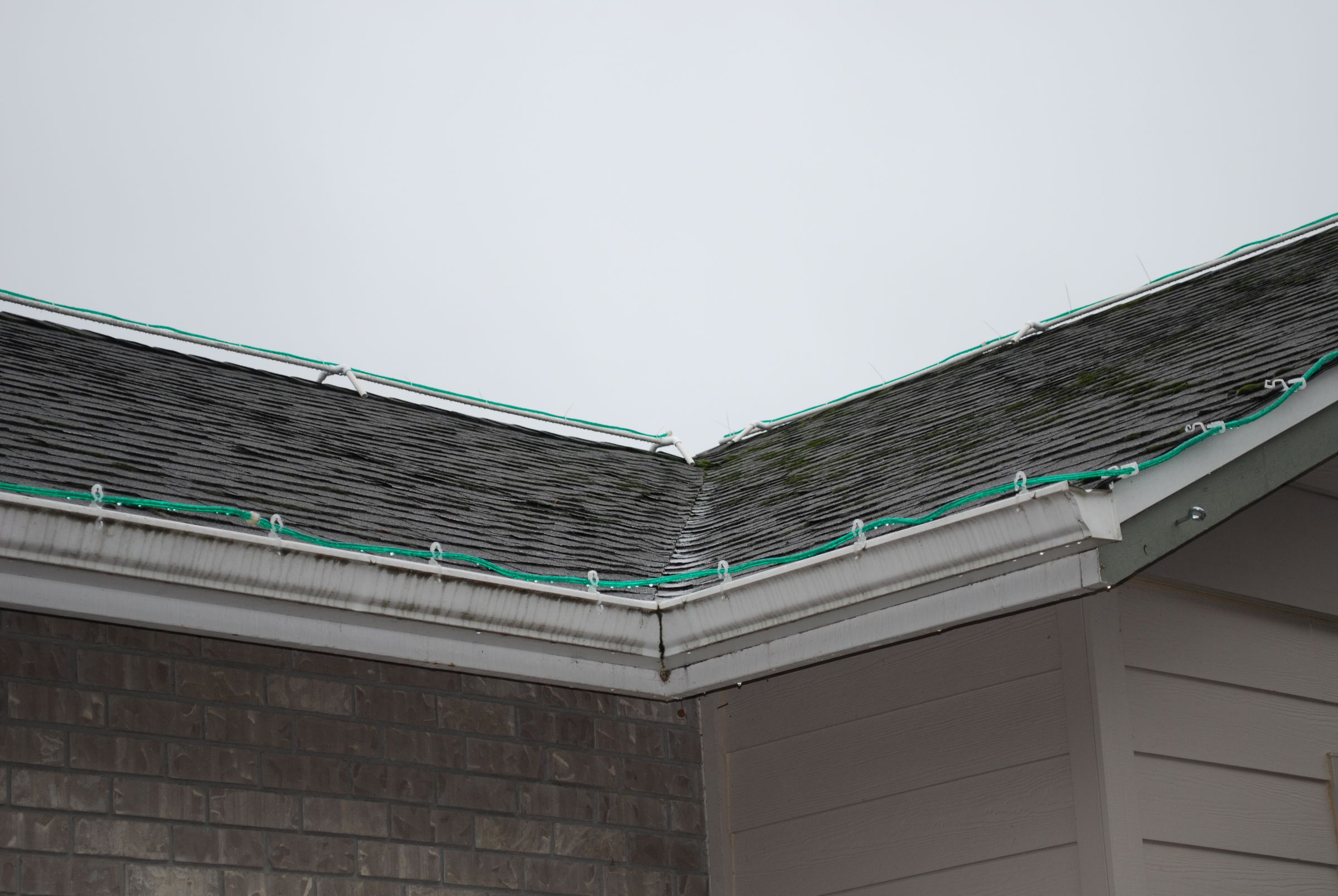 Frame for Installing Christmas Rope Lights on Ridgeline of Roof 4