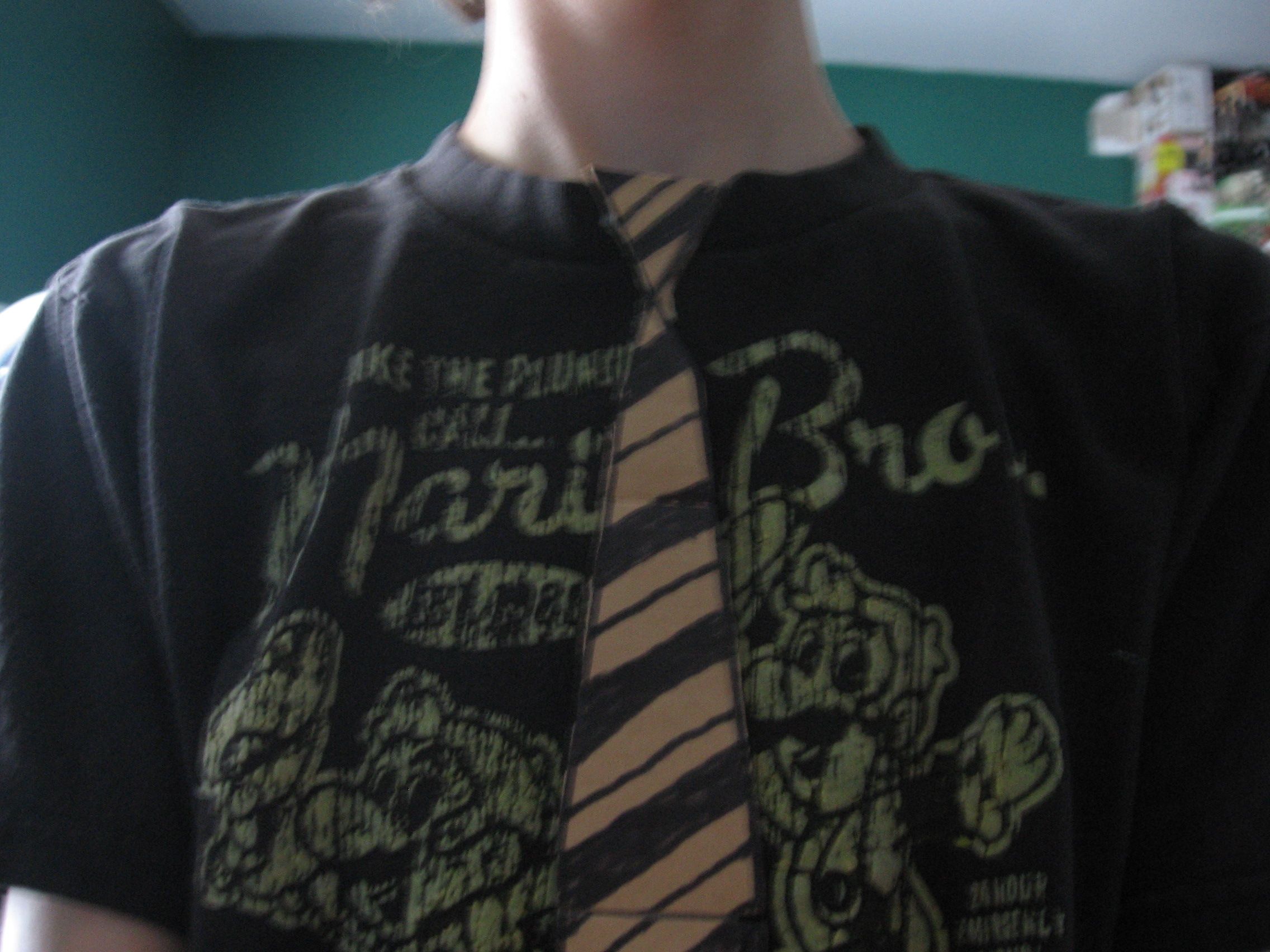 How to Make a Cool, Geeky Cardboard Tie.