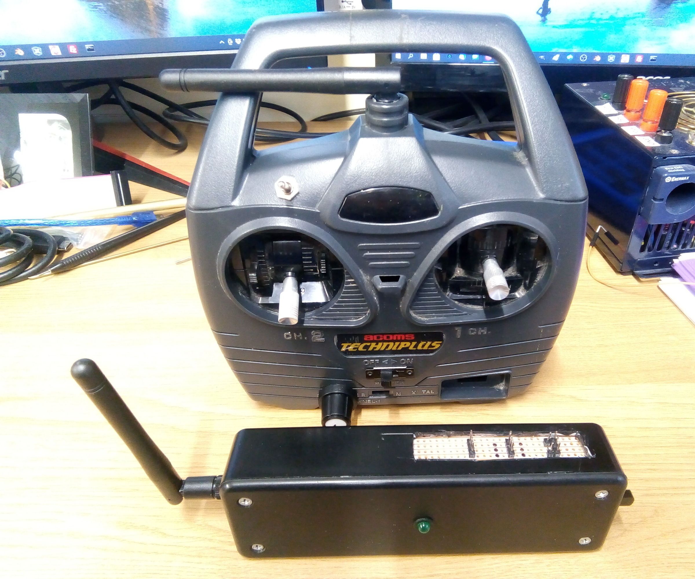 27Mhz Transmitter Conversion to 2.4Ghz Unsing Ardunio Nano and NRF24L