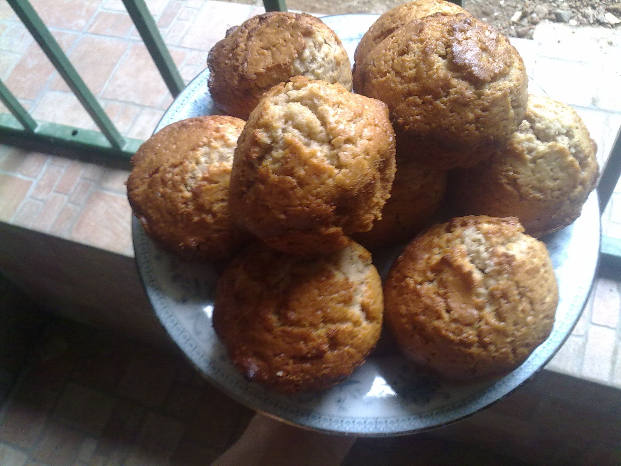Cinnamon Muffins for All You Cinnamonoholics