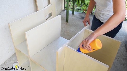 ​Attaching the Top to the Table.