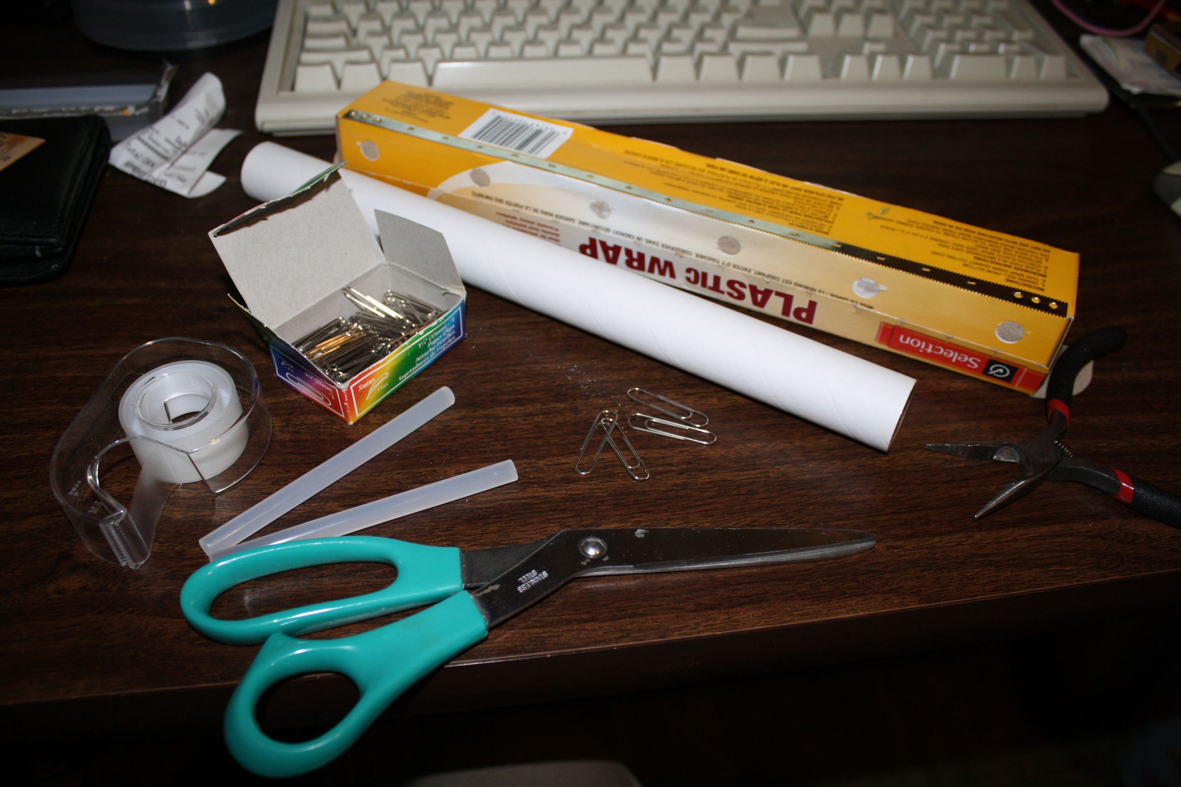 Build a saw from a used clingwrap dispenser