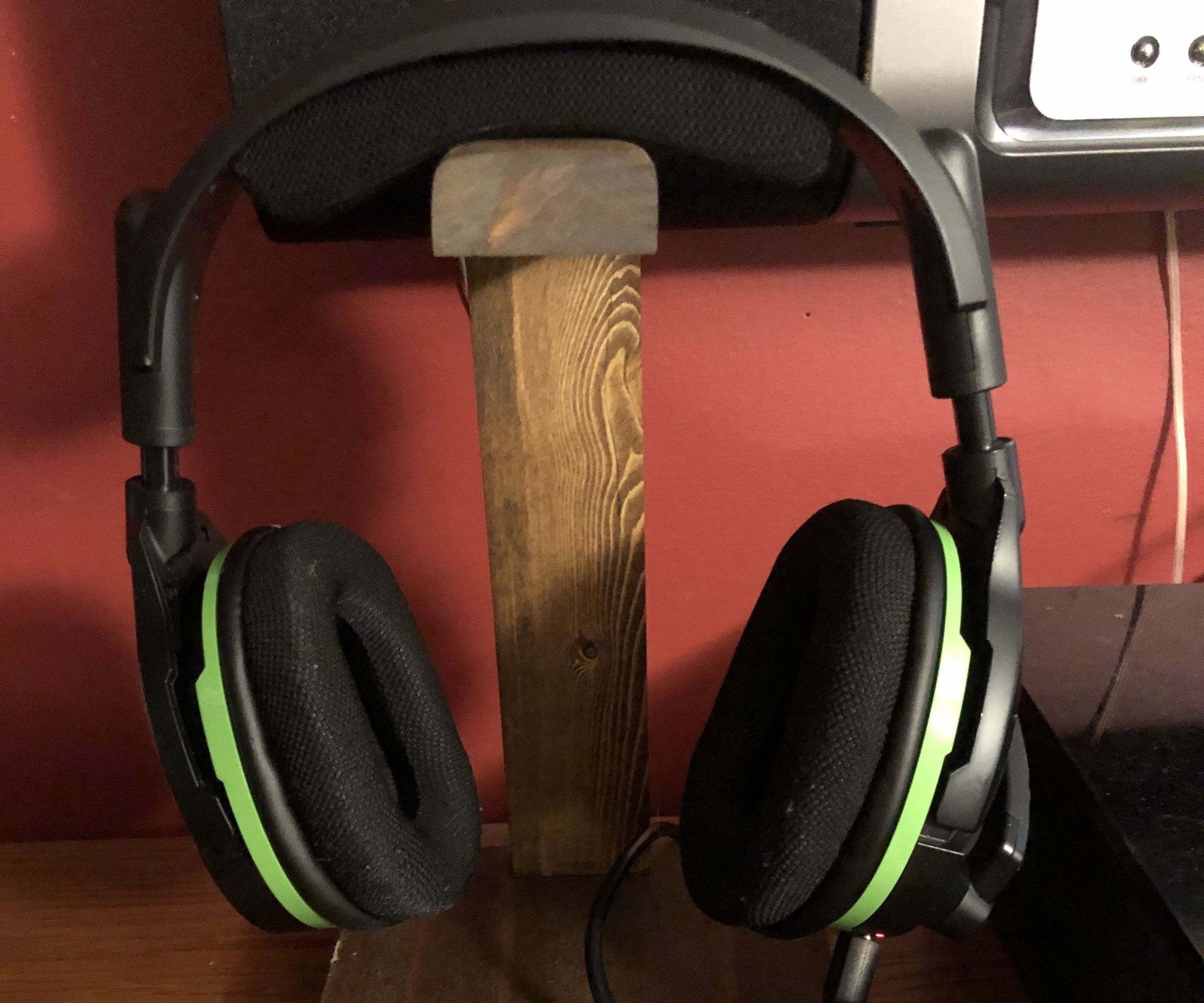 Simple Headset Stand