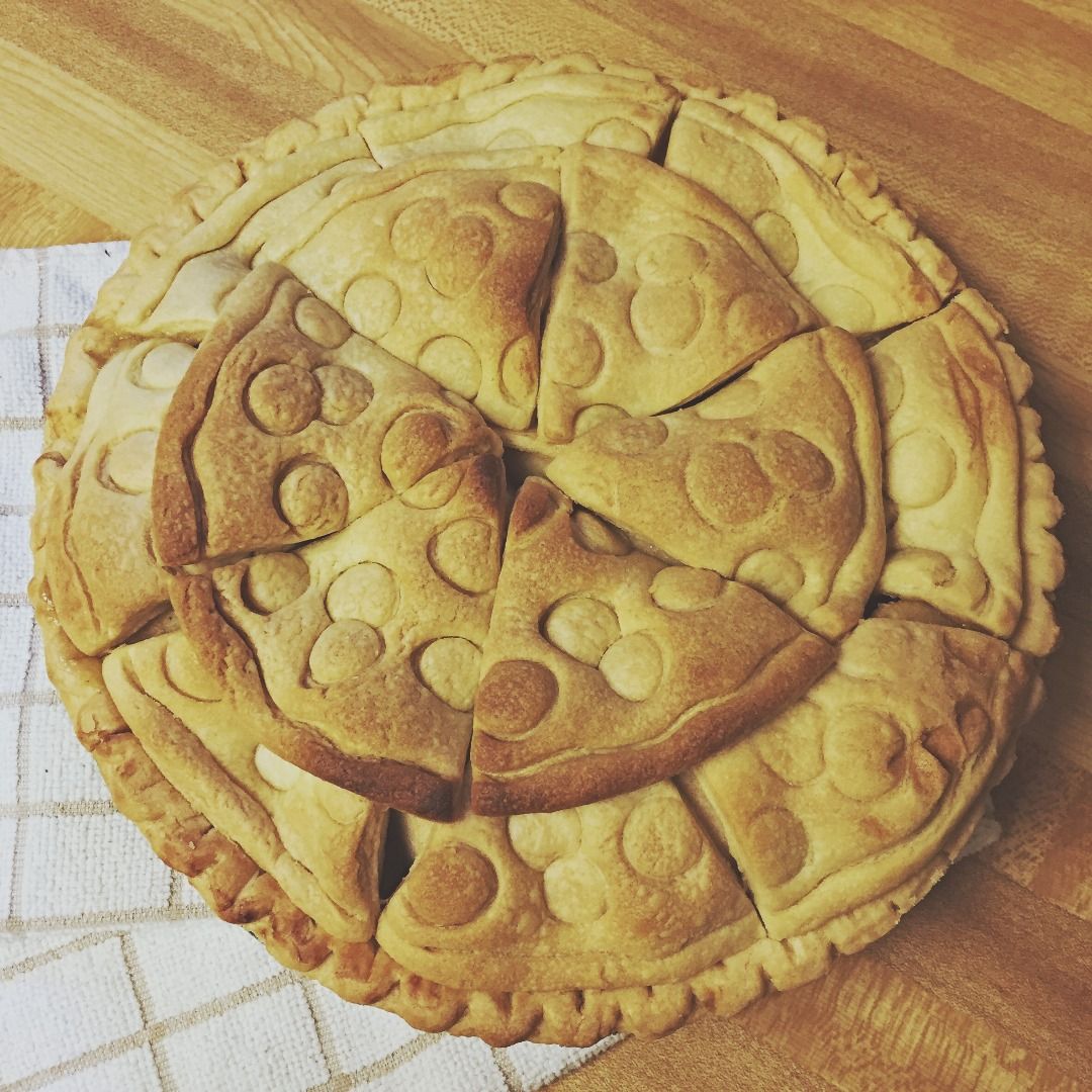 Cookie Cutter Crust Apple Pie